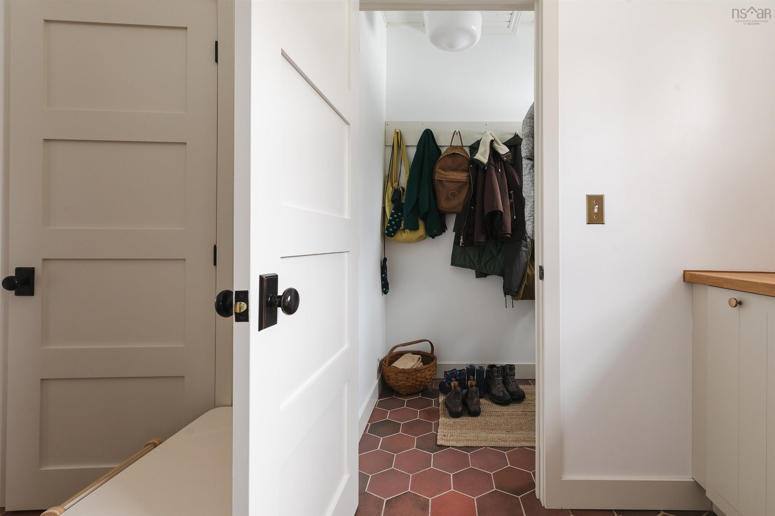 24 Thompson Street, Dartmouth, NS (MLS 202603001)