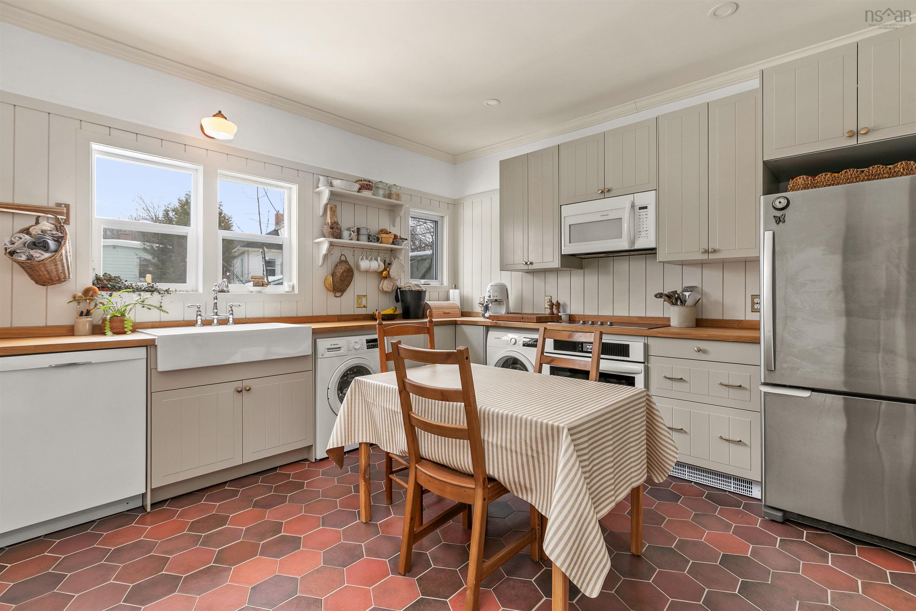 24 Thompson Street, Dartmouth, NS (MLS 202603001)