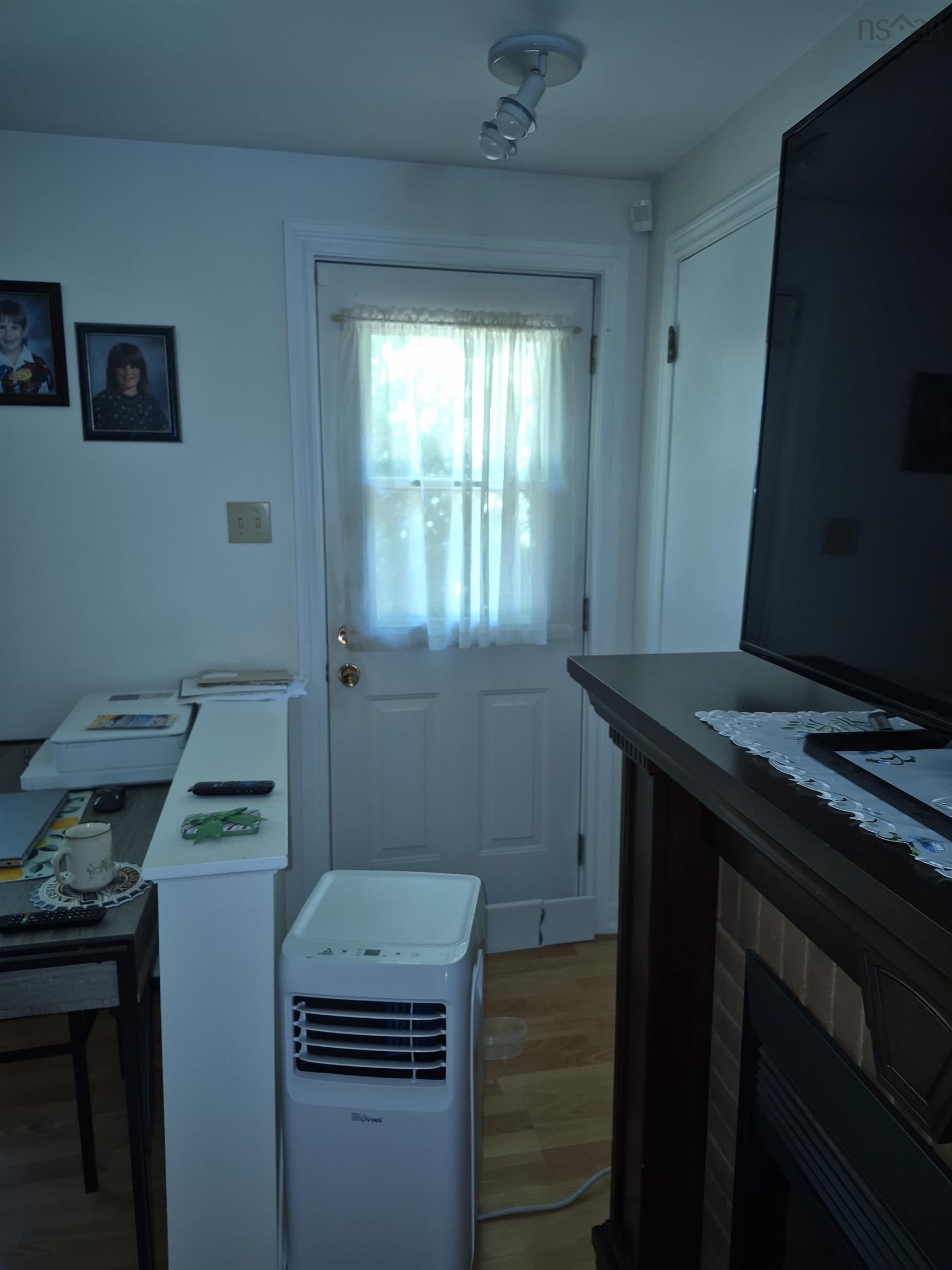 $412,000.00: 1815 Northwest Road, Blockhouse