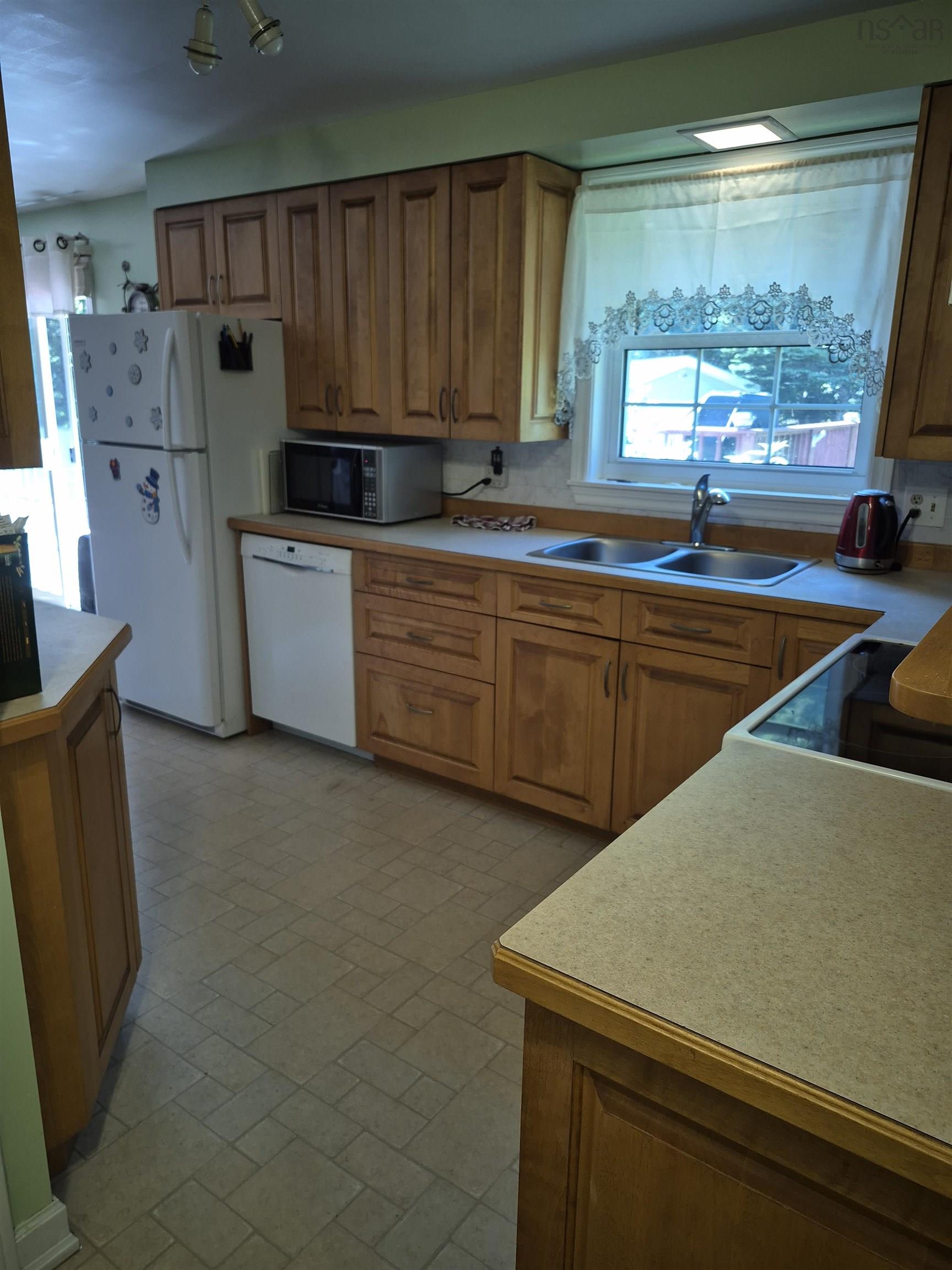 $412,000.00: 1815 Northwest Road, Blockhouse