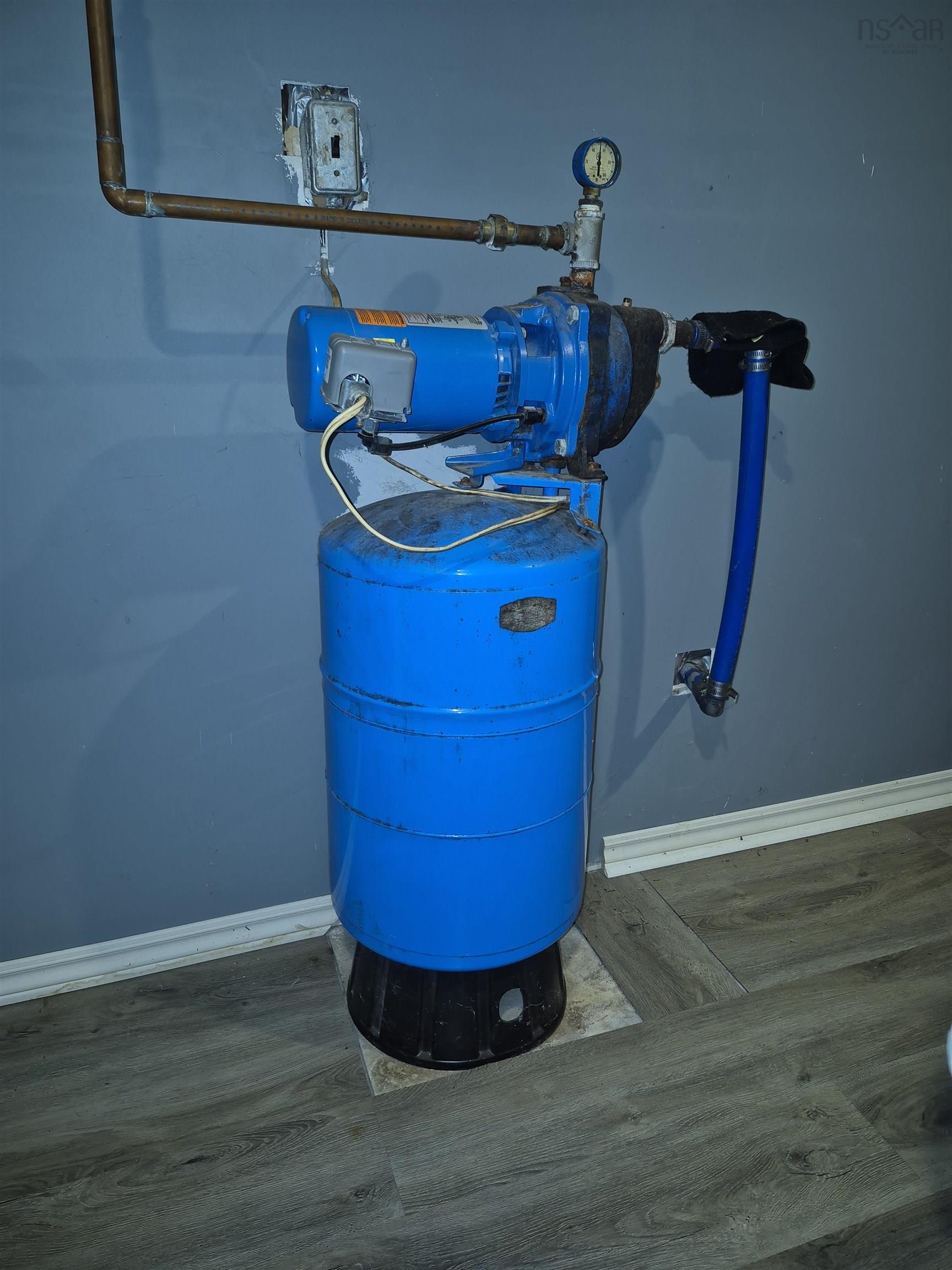 $412,000.00: 1815 Northwest Road, Blockhouse