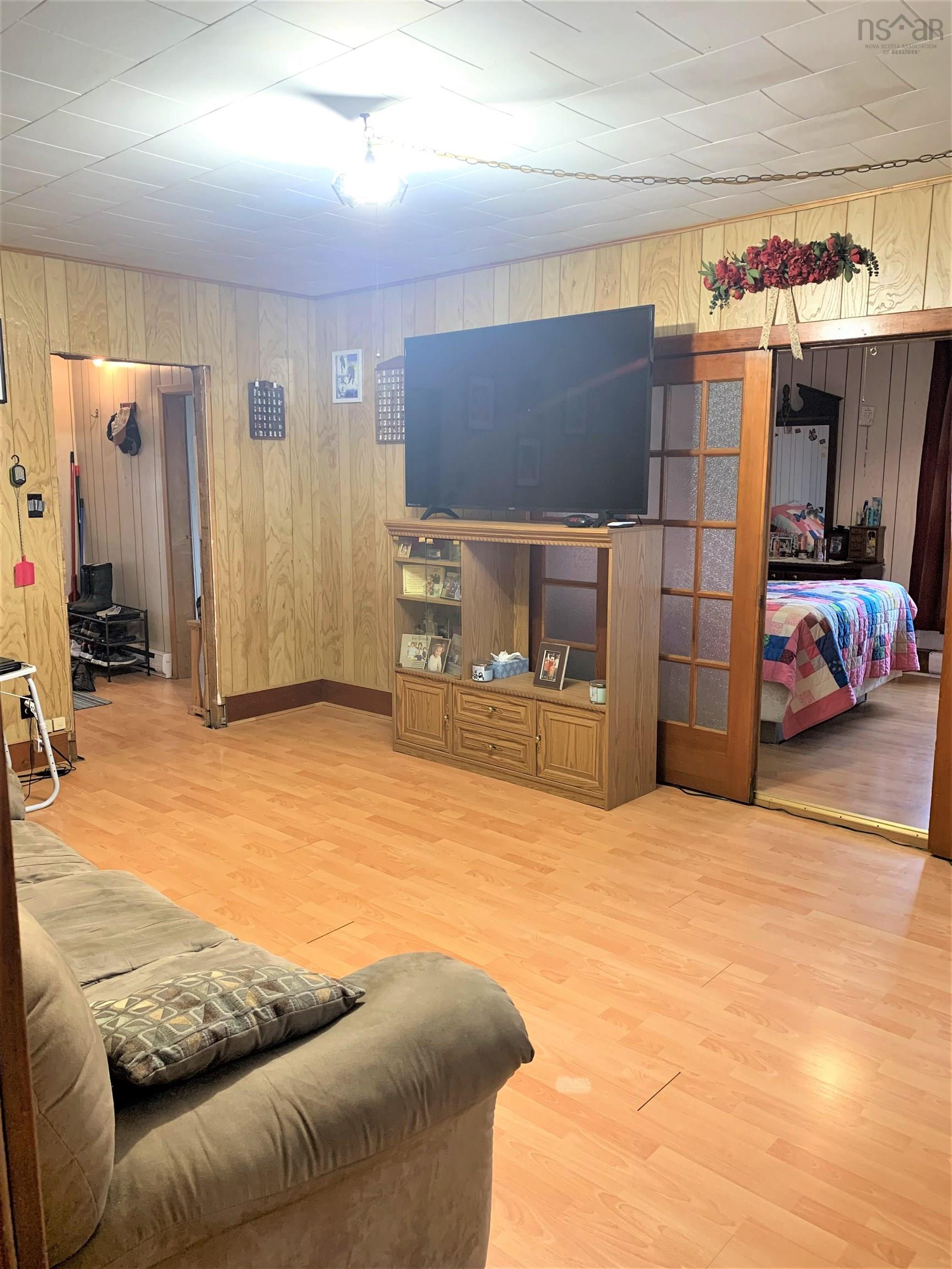 $249,900.00: 6 Junction Road, Springhill