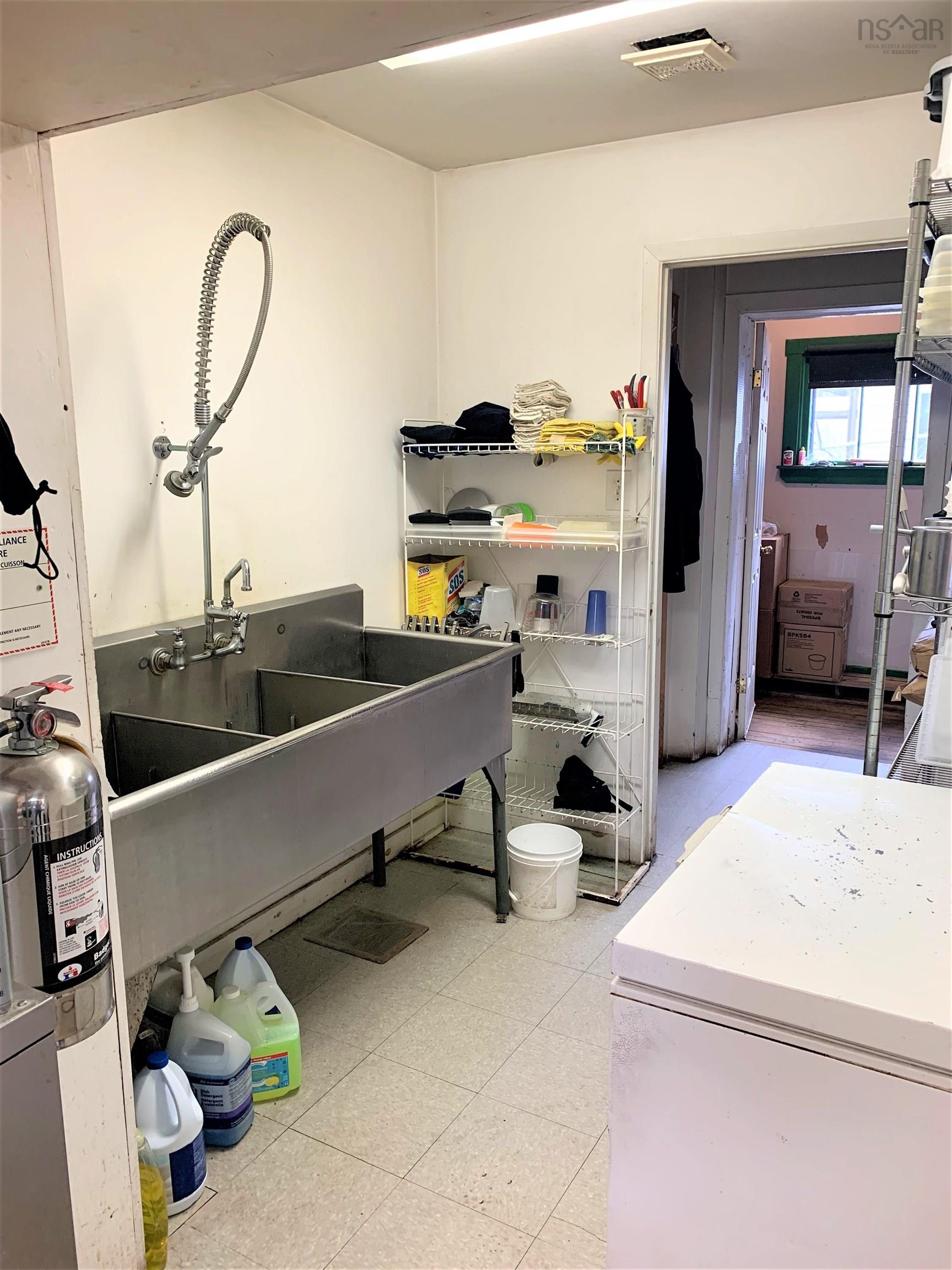 $249,900.00: 6 Junction Road, Springhill