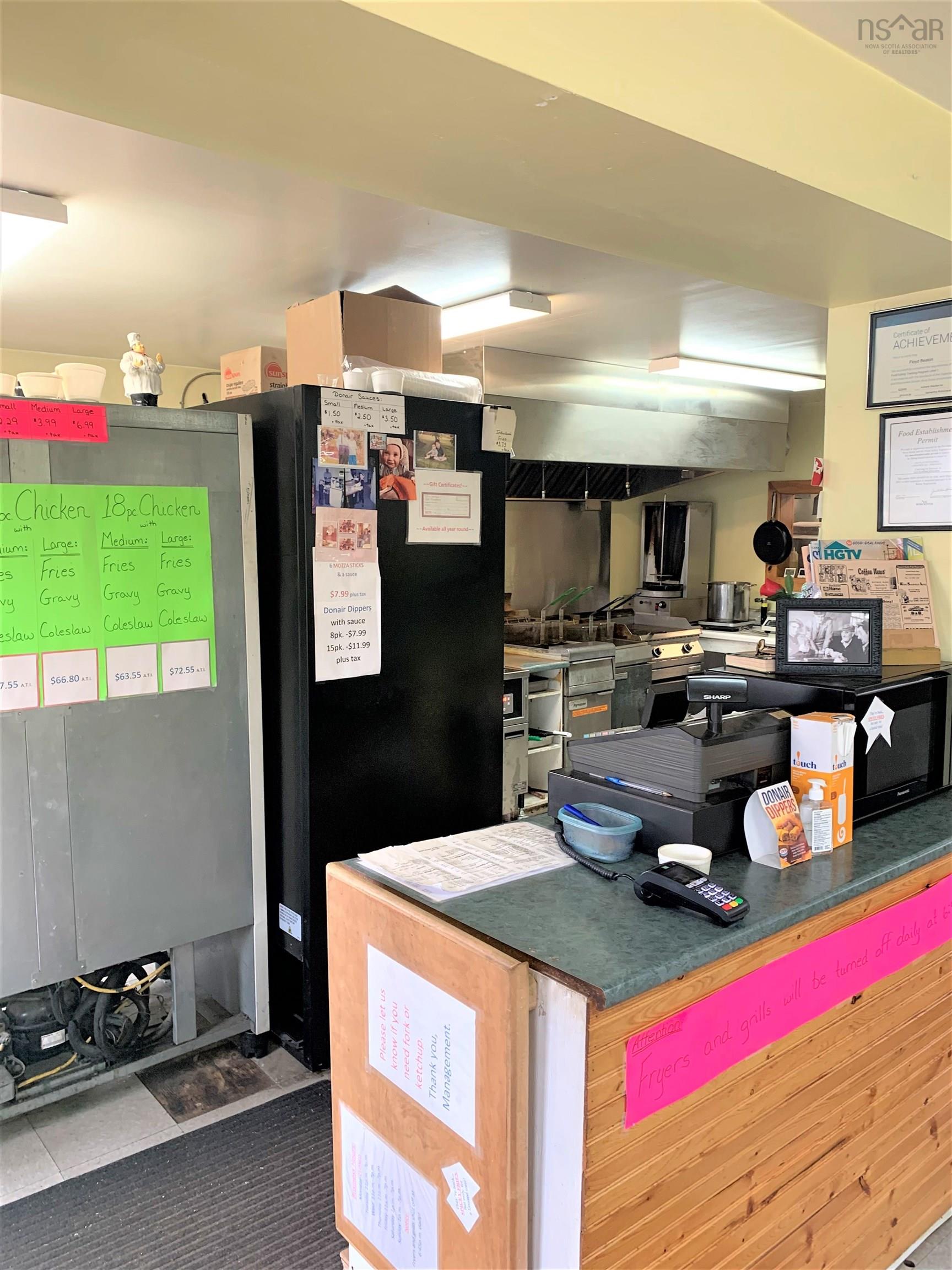 $249,900.00: 6 Junction Road, Springhill