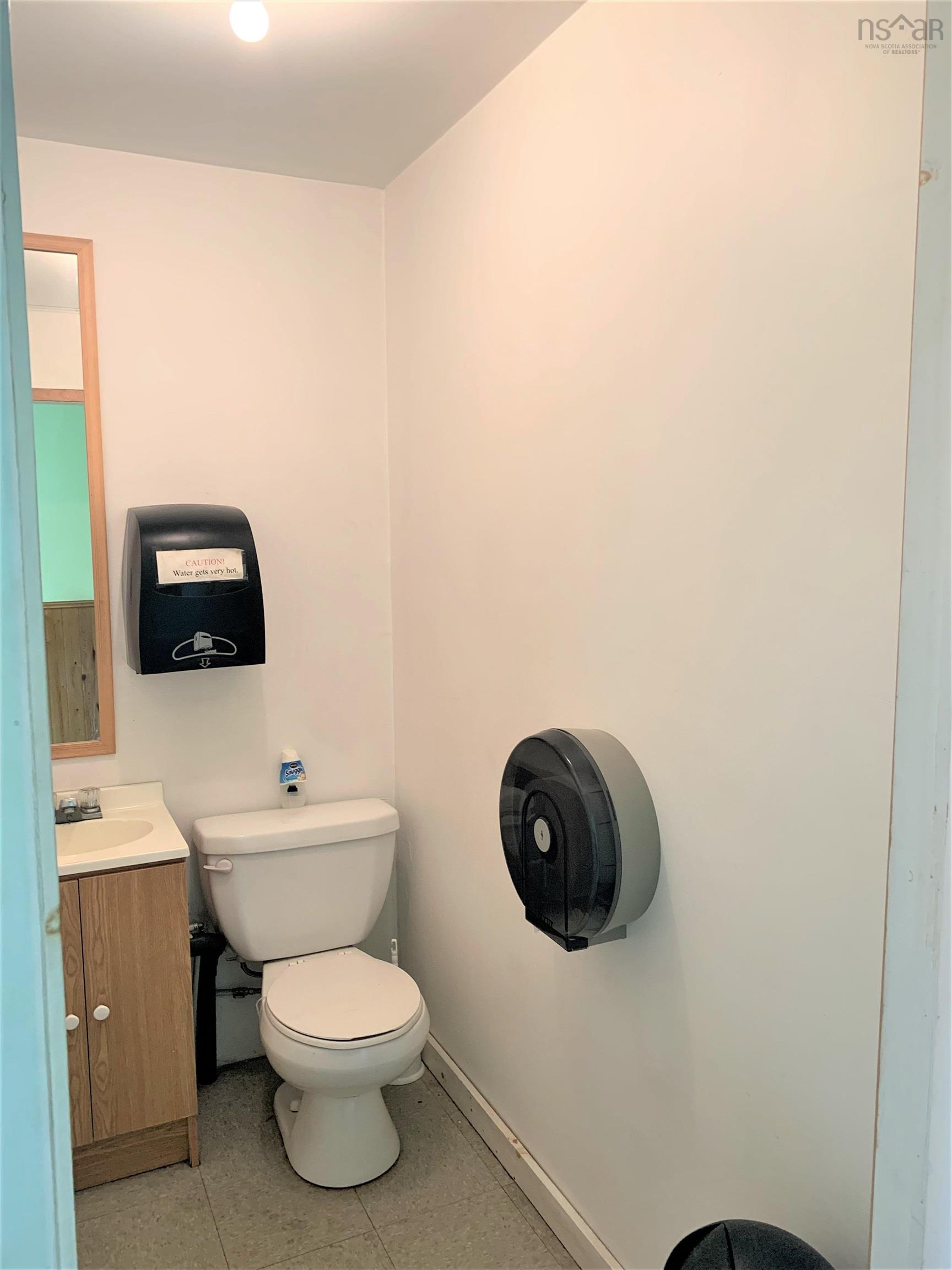 $249,900.00: 6 Junction Road, Springhill