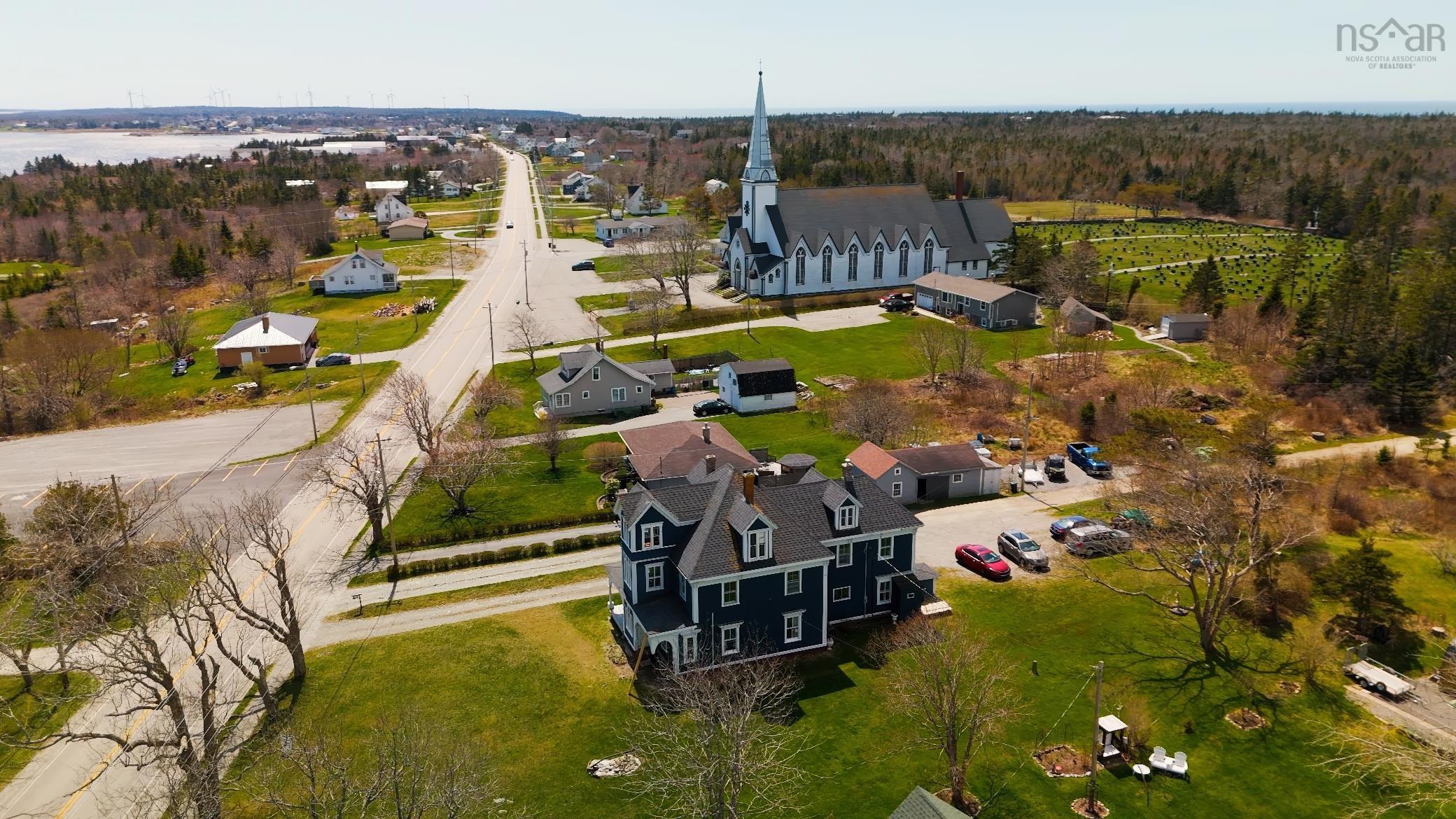 $375,000.00: 1124 Highway 335, Middle West Pubnico