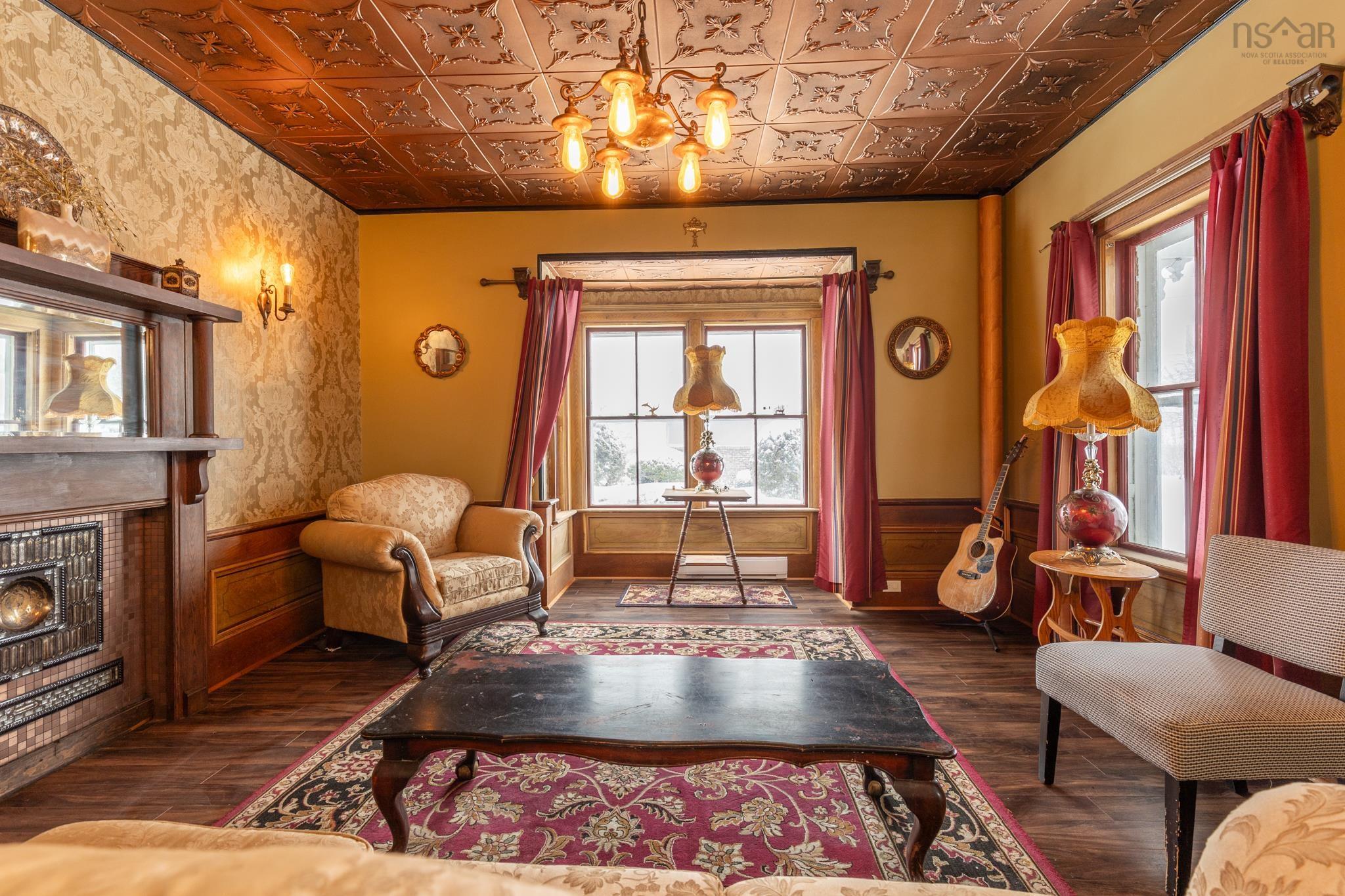 $375,000.00: 1124 Highway 335, Middle West Pubnico