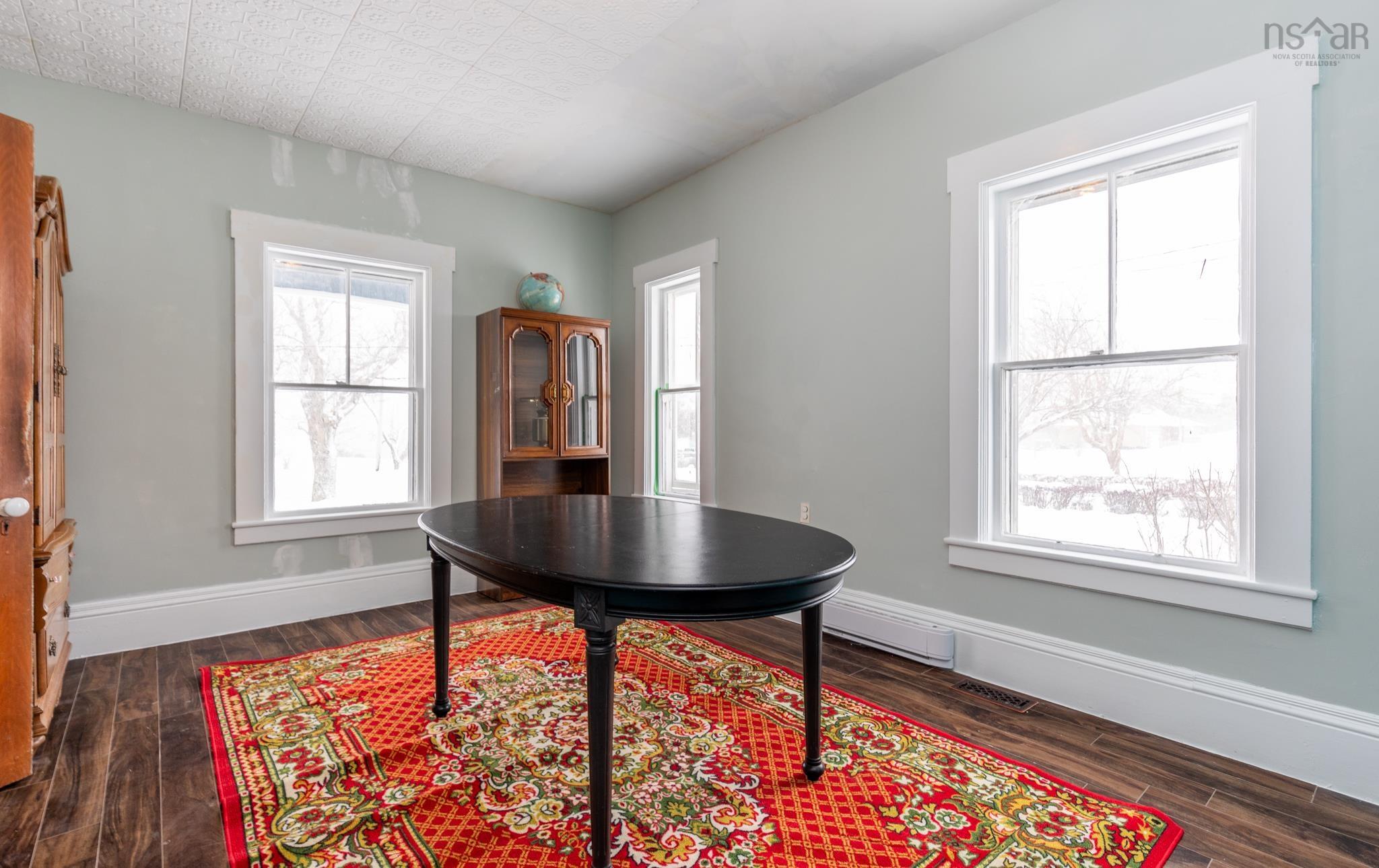 $375,000.00: 1124 Highway 335, Middle West Pubnico