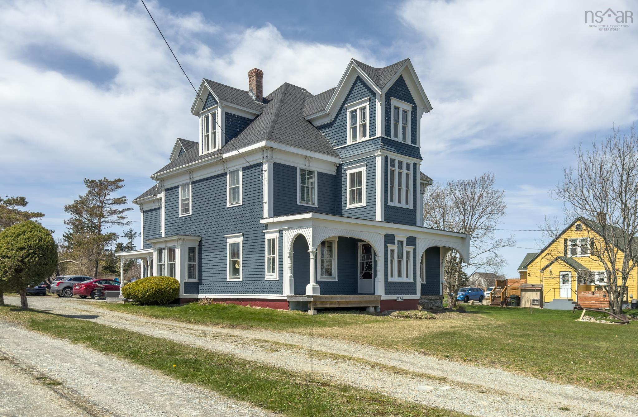 $375,000.00: 1124 Highway 335, Middle West Pubnico