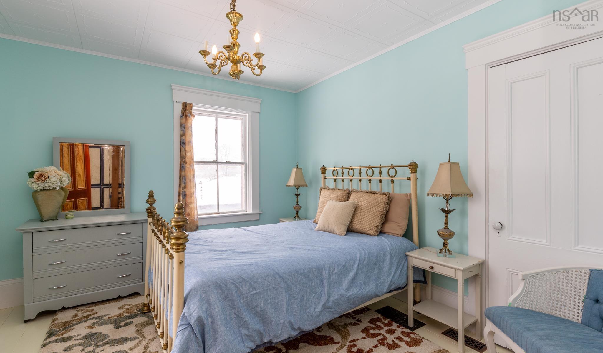 $375,000.00: 1124 Highway 335, Middle West Pubnico