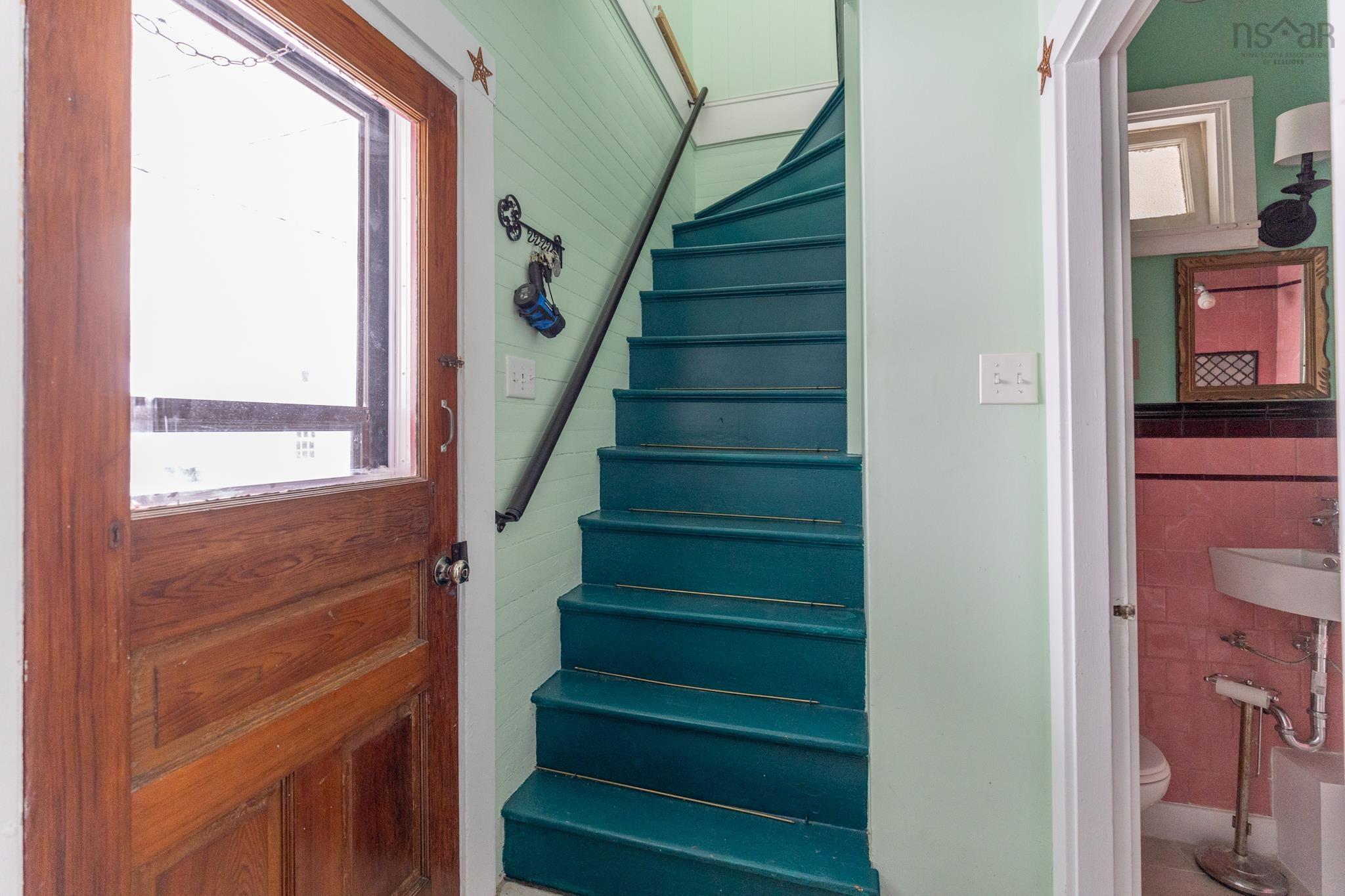 $375,000.00: 1124 Highway 335, Middle West Pubnico