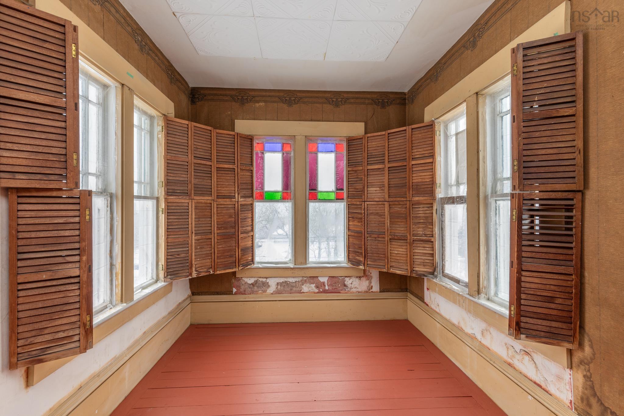 $375,000.00: 1124 Highway 335, Middle West Pubnico