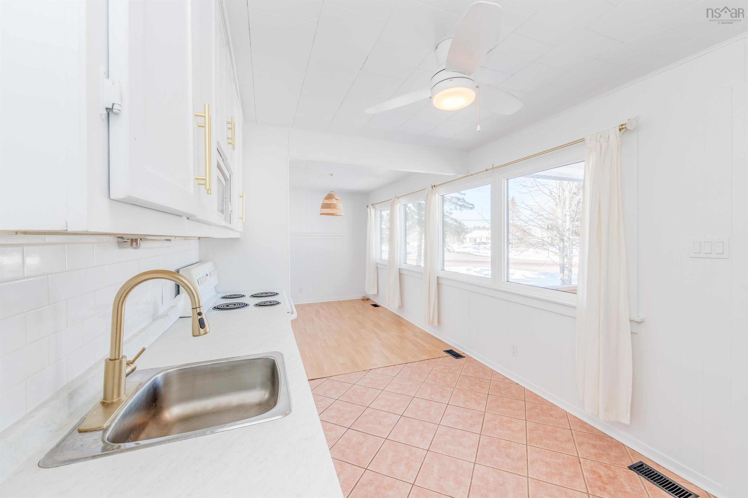 $209,900.00: 737 Salmon River Road, Murray Siding