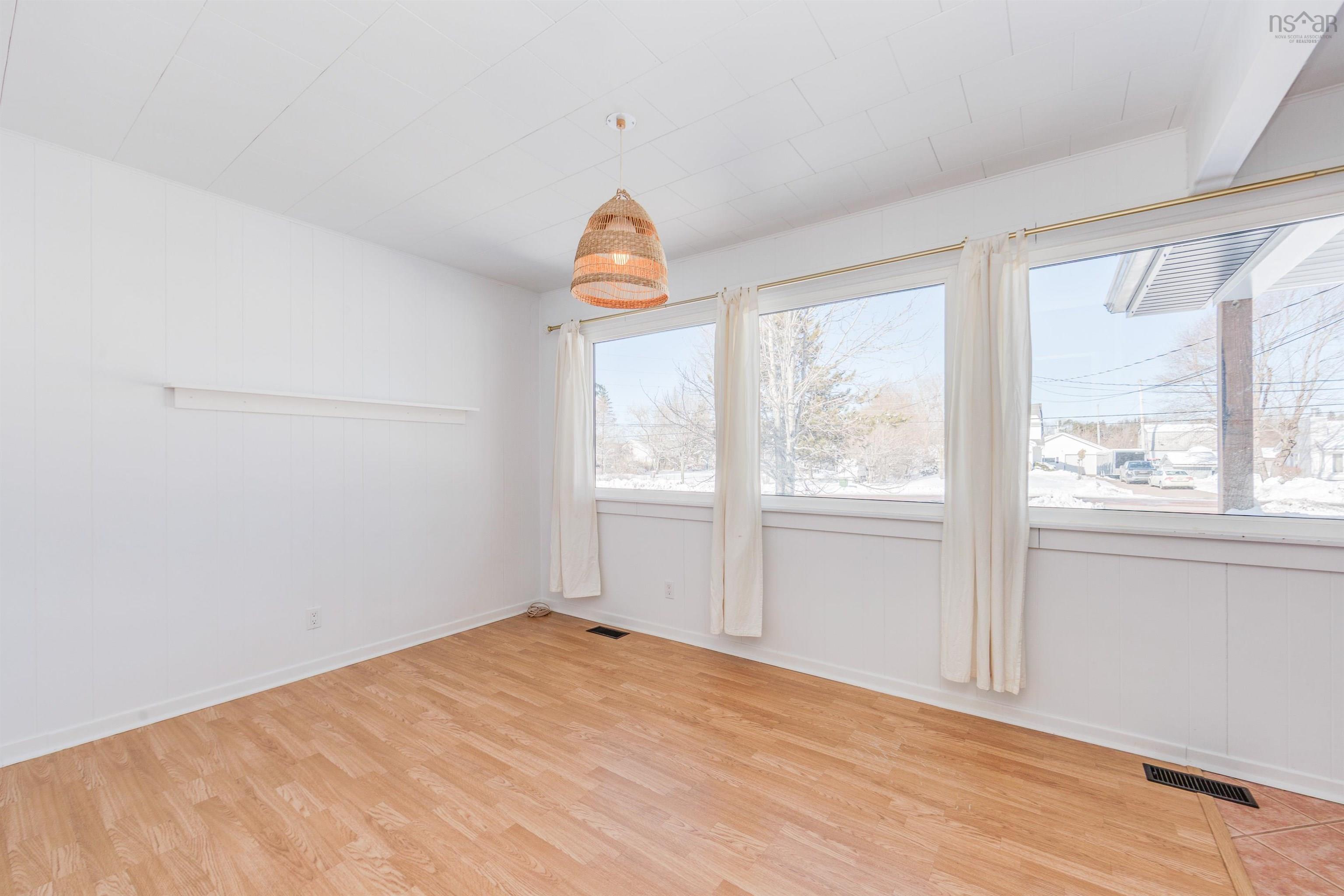 $209,900.00: 737 Salmon River Road, Murray Siding