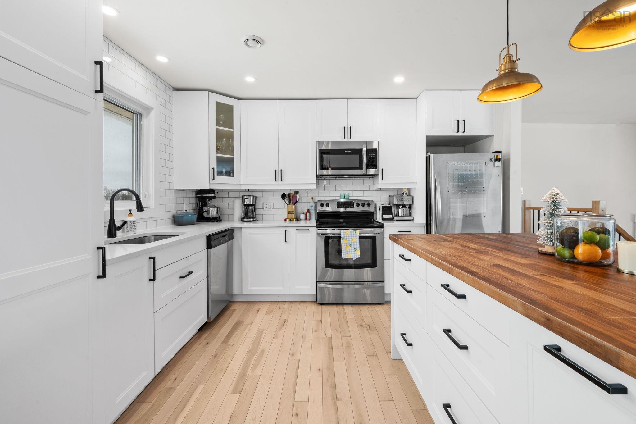 679 Basinview Drive, Bedford, NS (MLS 202603033)