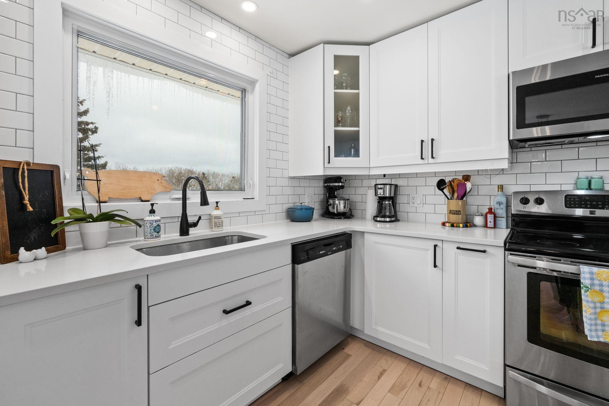 679 Basinview Drive, Bedford, NS (MLS 202603033)