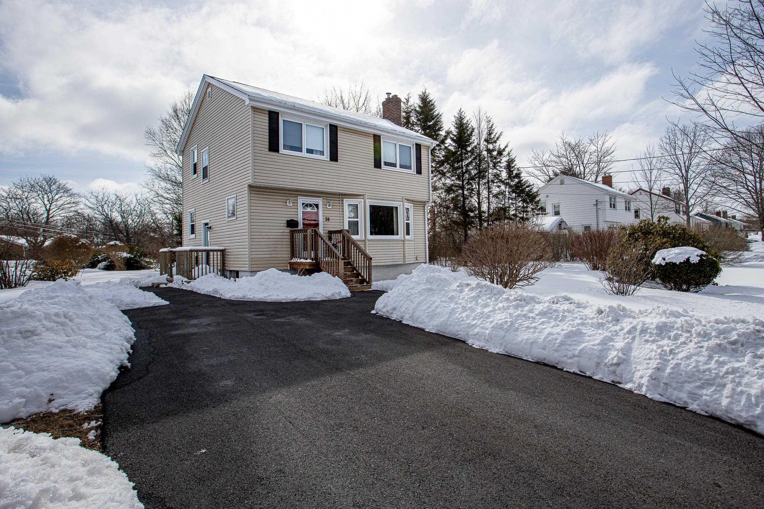 38 Lawson Avenue, Dartmouth, NS (MLS® 202603035)