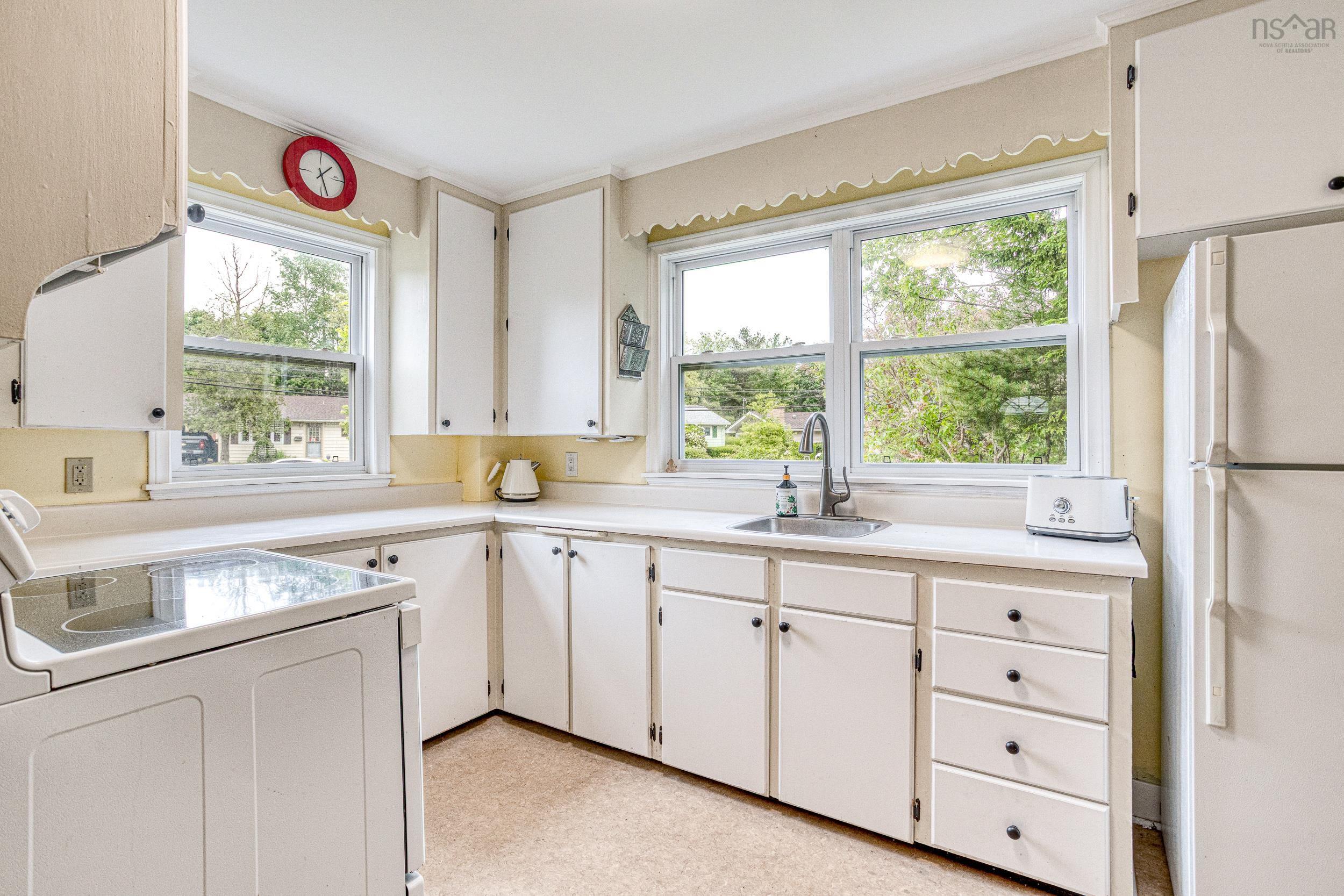 38 Lawson Avenue, Dartmouth, NS (MLS 202603035)