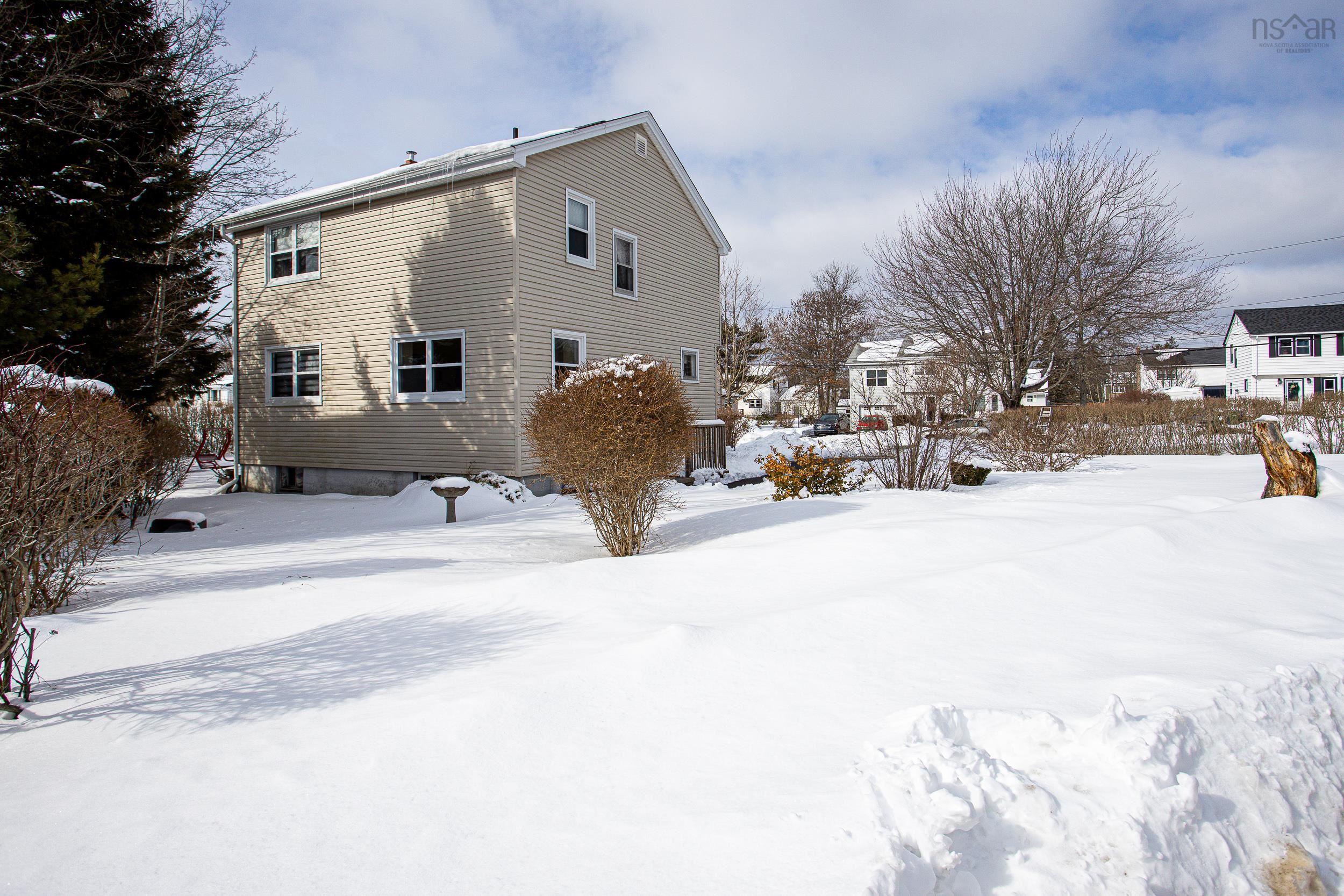 38 Lawson Avenue, Dartmouth, NS (MLS 202603035)