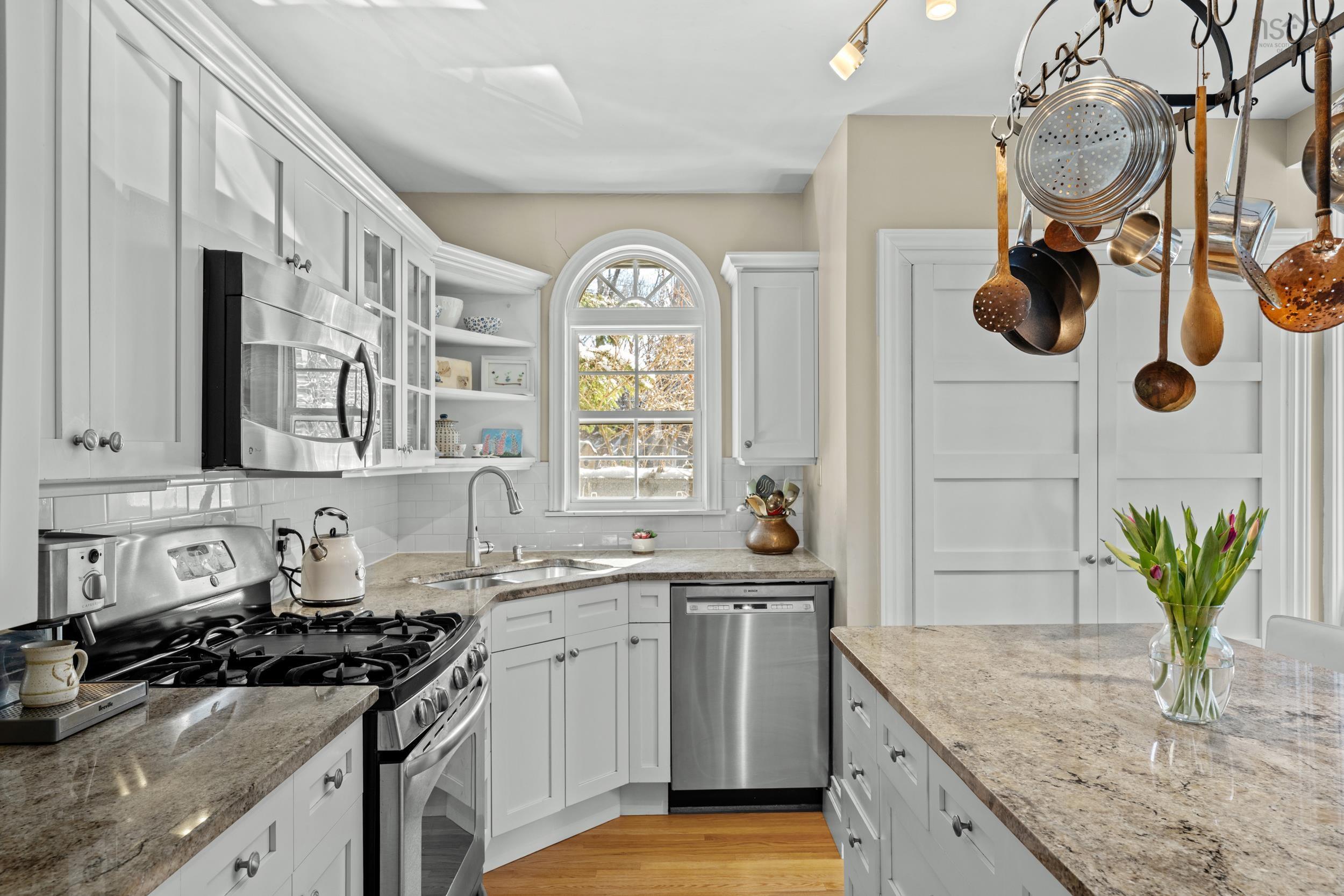 $1,149,900.00: 5742 Victoria Road, Halifax