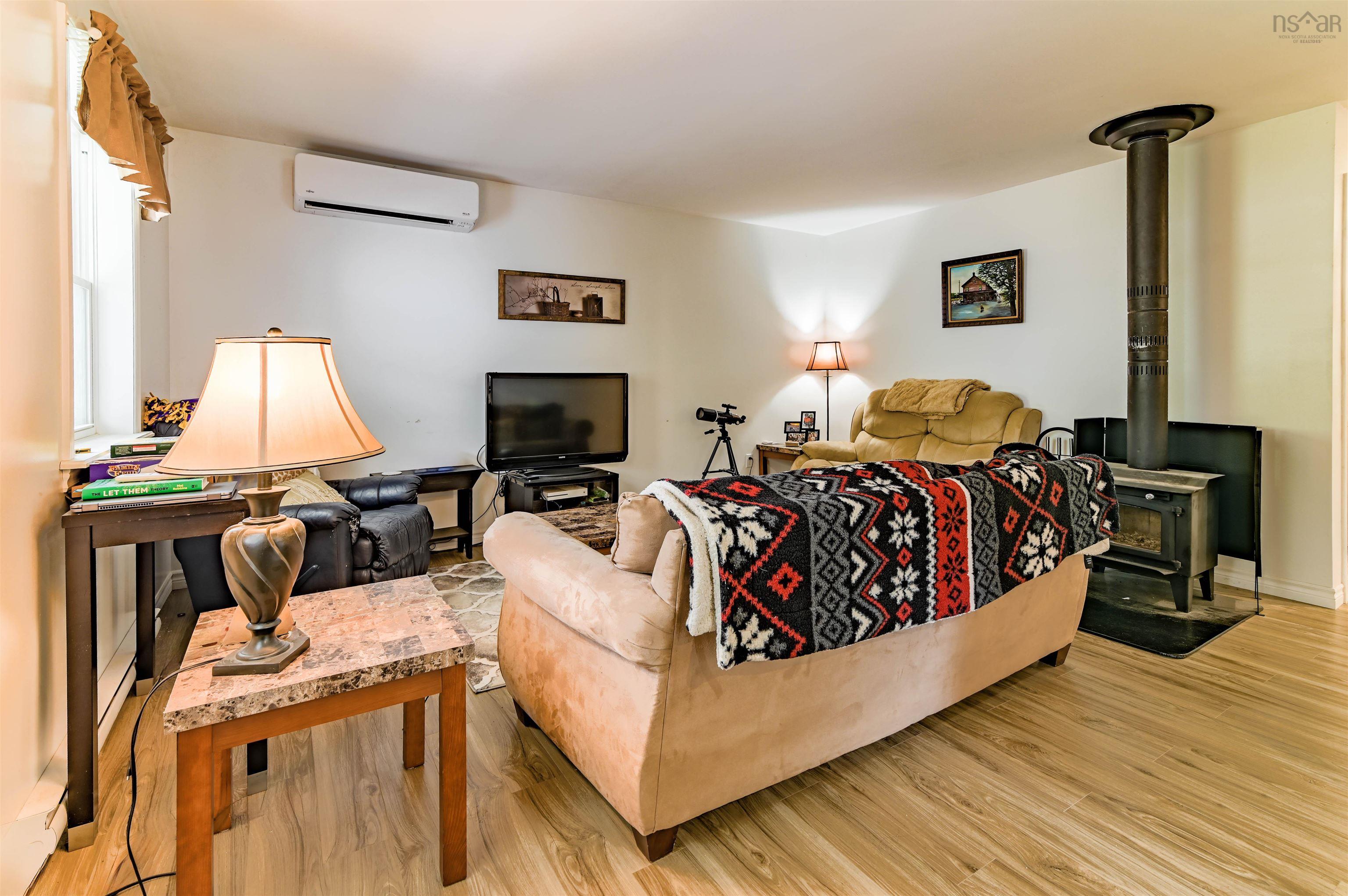 $629,900.00: 1353 Pinecrest Drive, Coldbrook