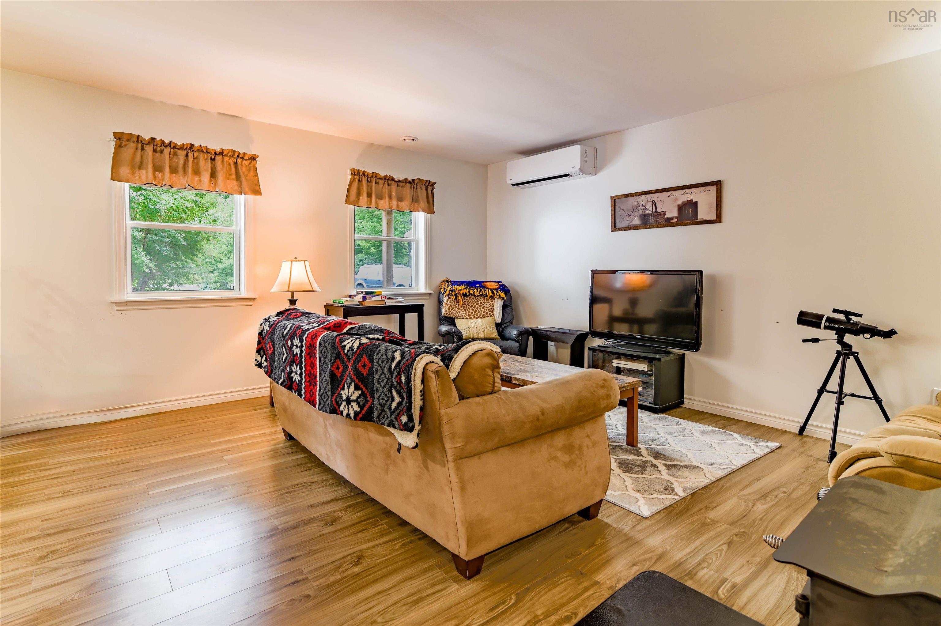 $629,900.00: 1353 Pinecrest Drive, Coldbrook