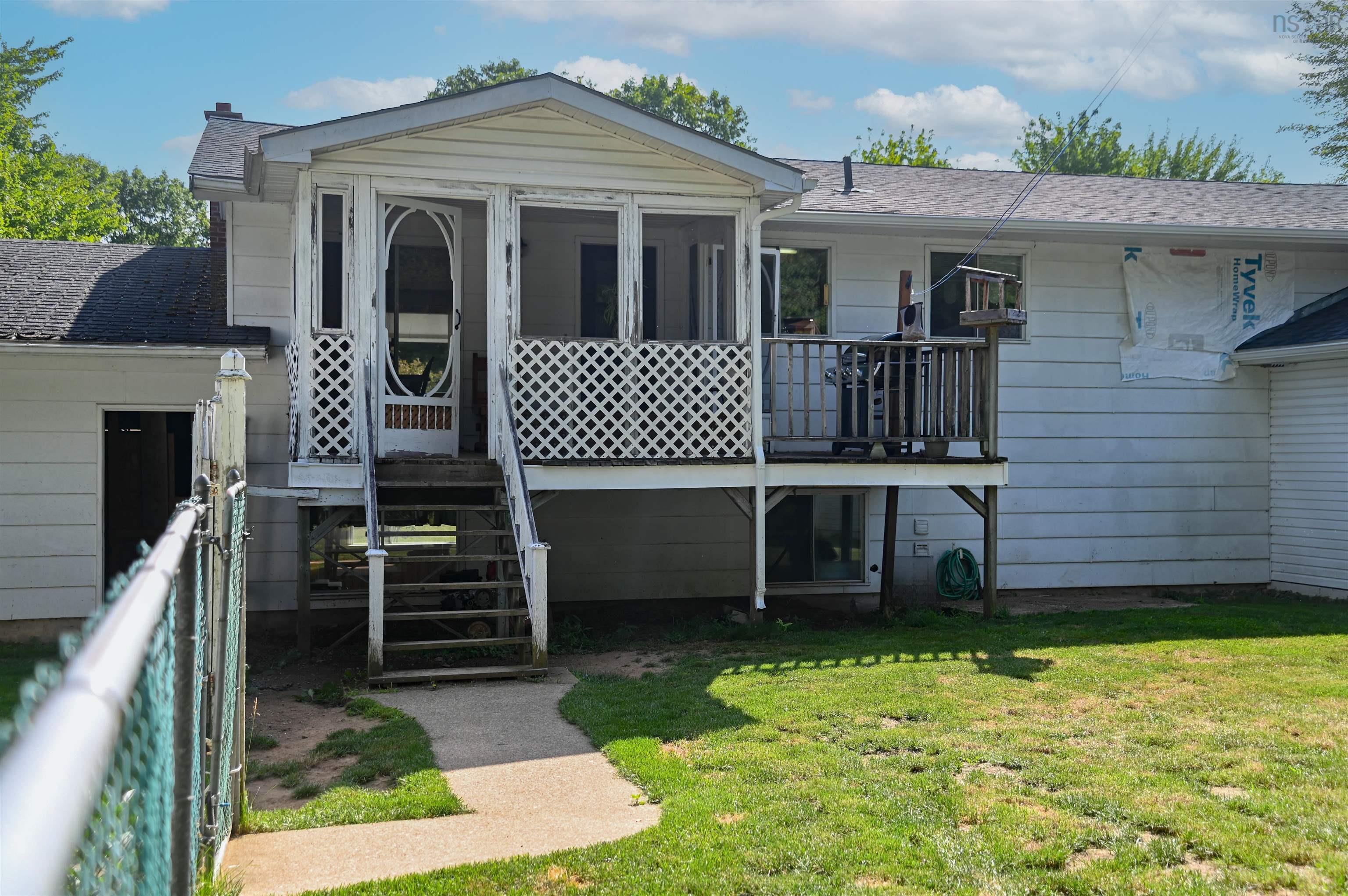 $629,900.00: 1353 Pinecrest Drive, Coldbrook