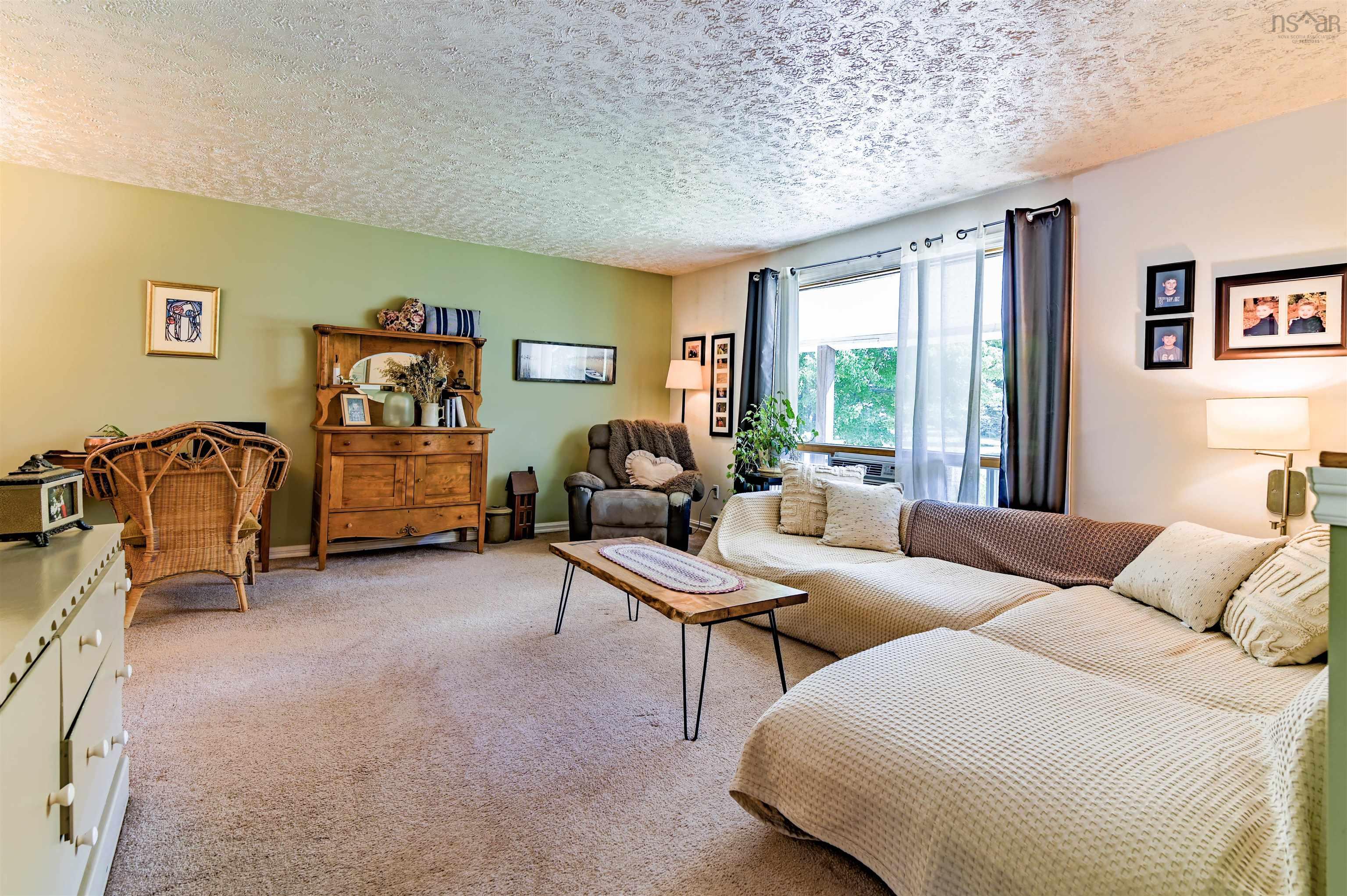 $629,900.00: 1353 Pinecrest Drive, Coldbrook