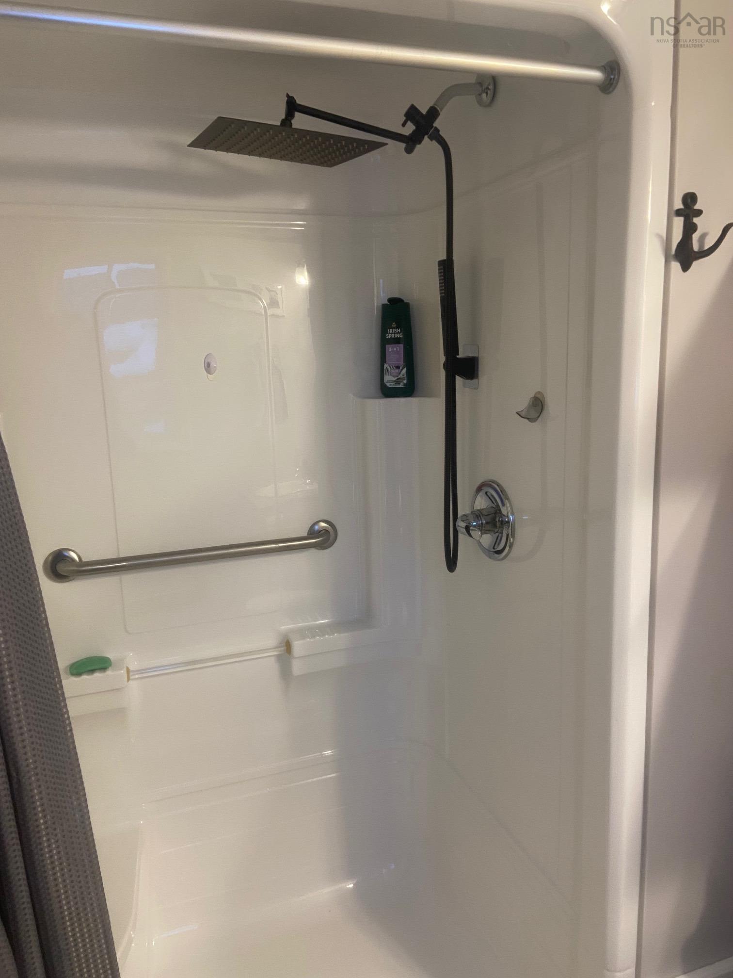 $399,900.00: 3589 Clam Harbour Road, Clam Harbour