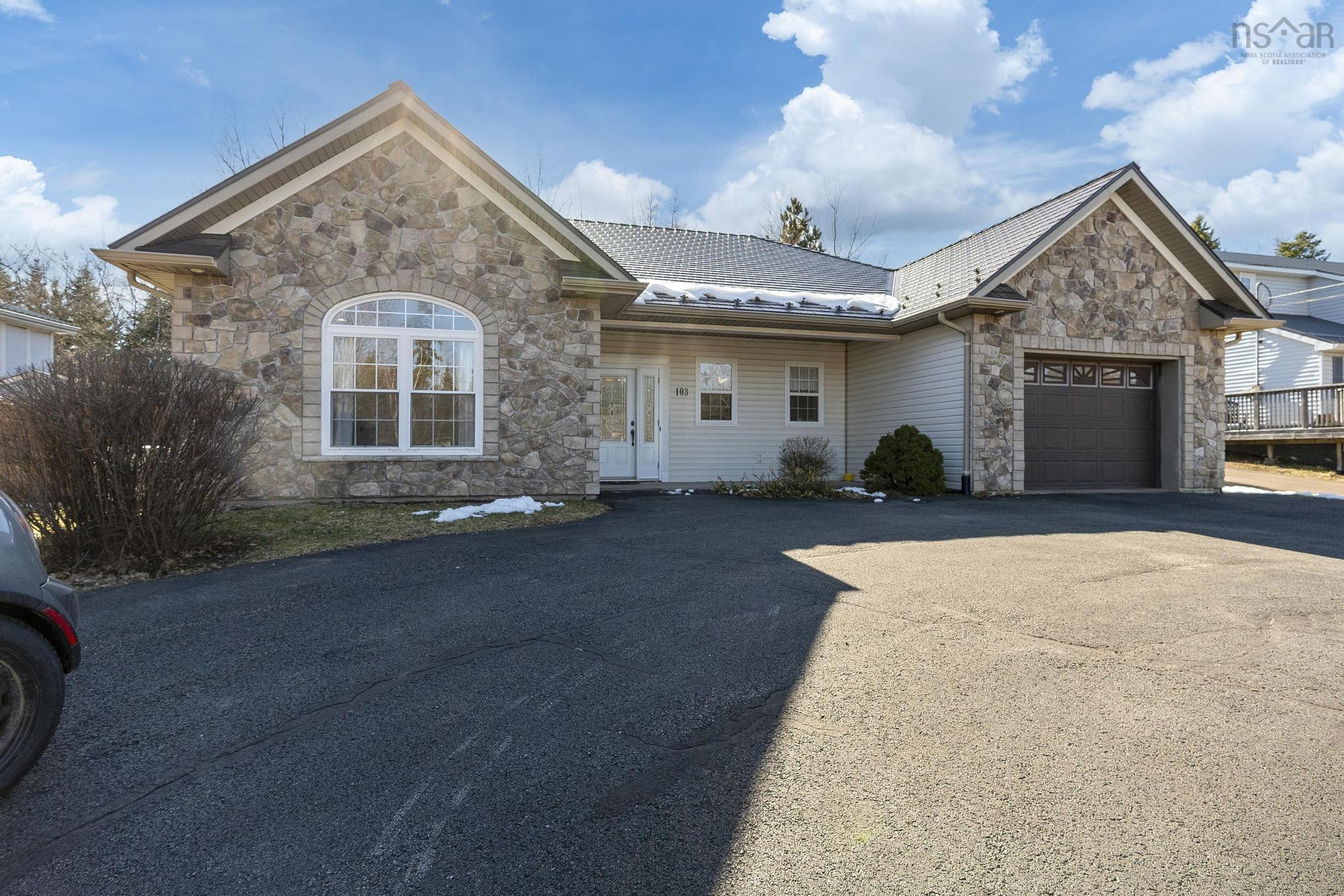 $619,900.00: 103 Oakwood Drive, Truro Heights