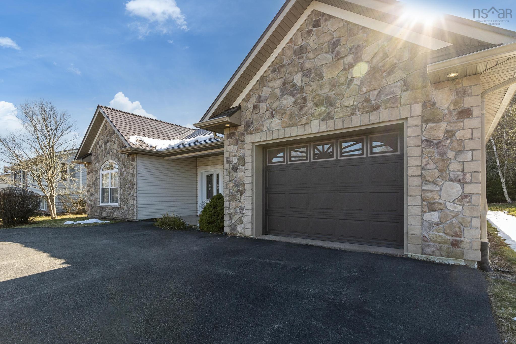 $619,900.00: 103 Oakwood Drive, Truro Heights