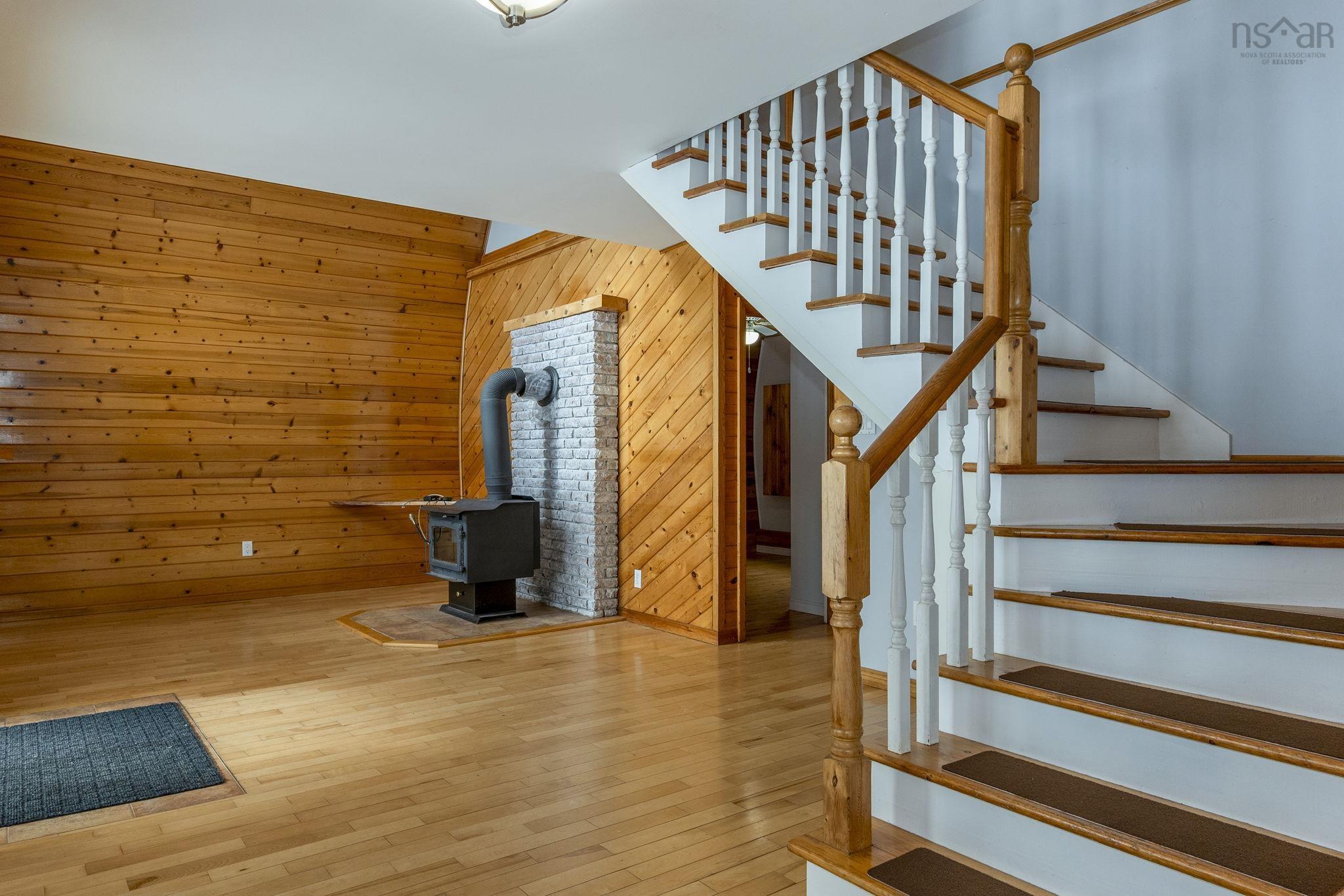 $679,900.00: 183 Lakewood Drive, Shortts Lake