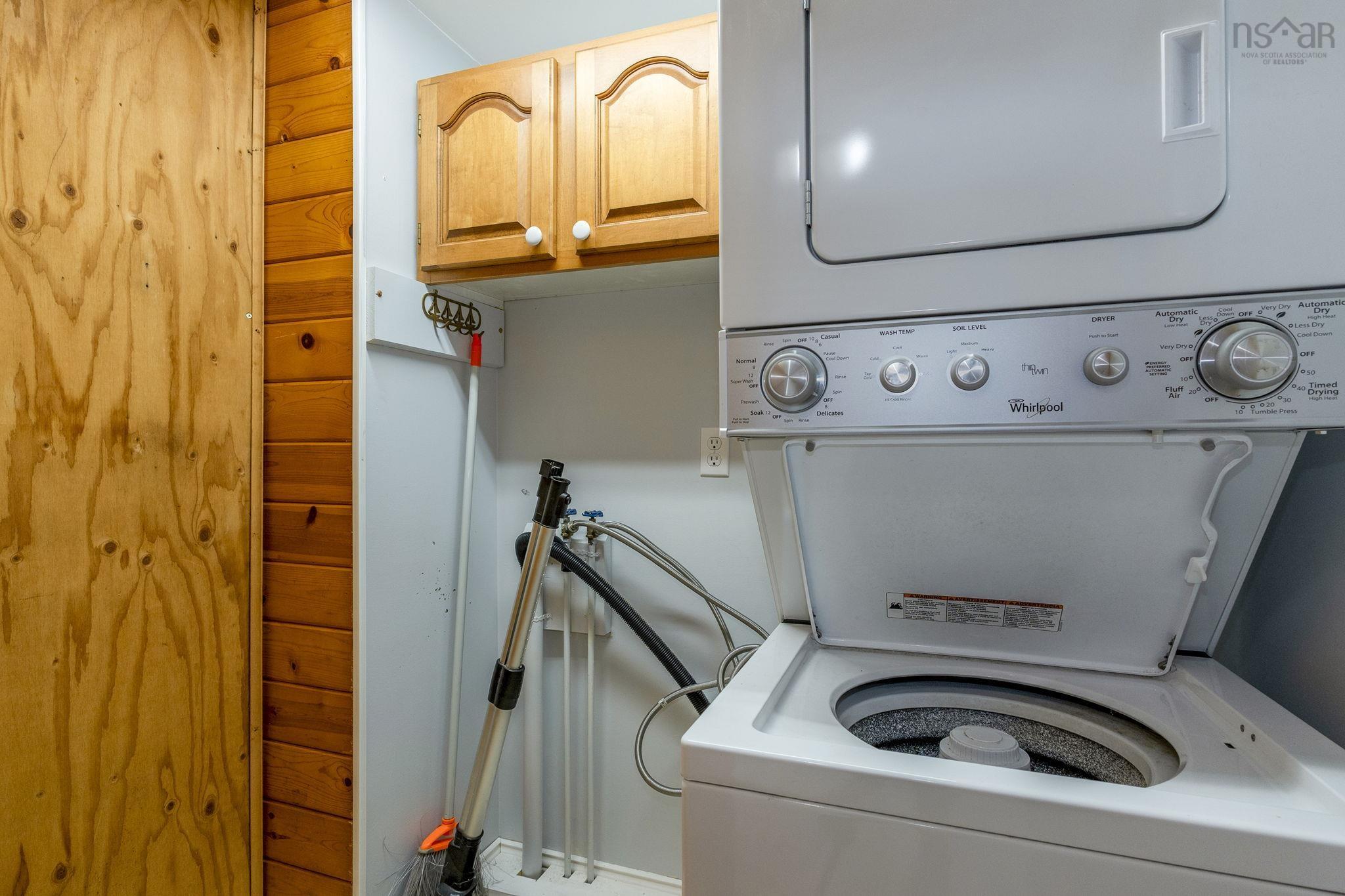 $679,900.00: 183 Lakewood Drive, Shortts Lake