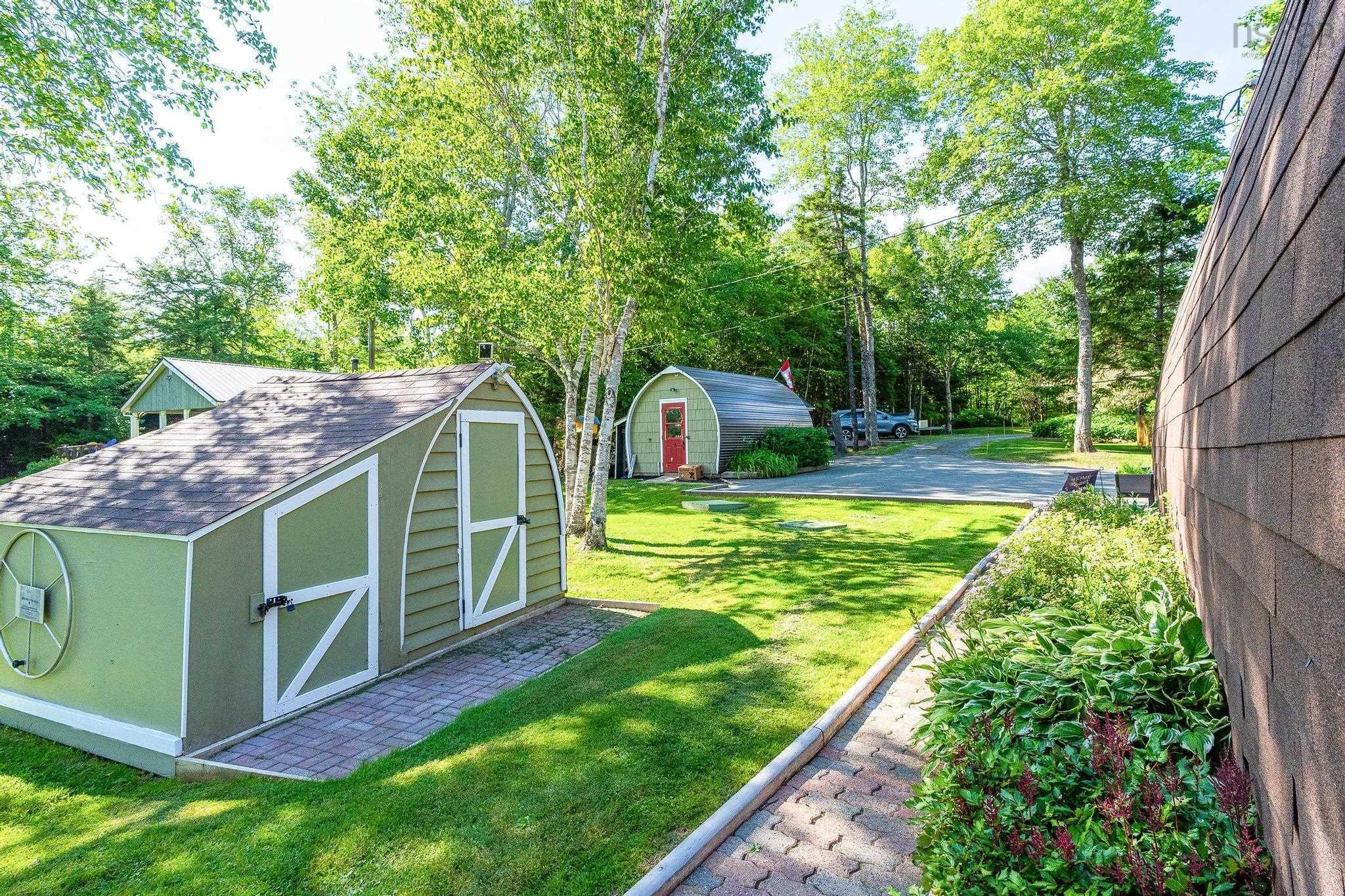 $679,900.00: 183 Lakewood Drive, Shortts Lake