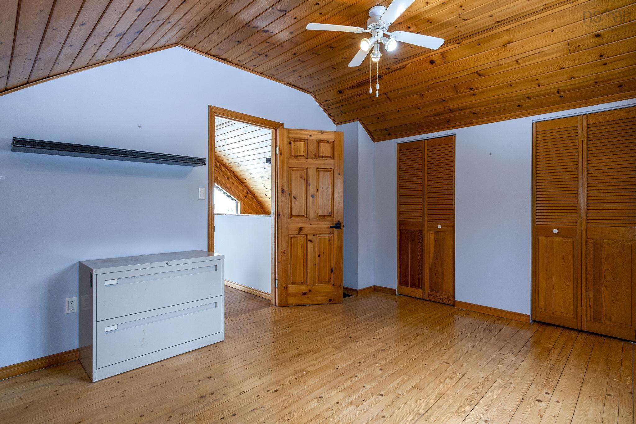 $679,900.00: 183 Lakewood Drive, Shortts Lake