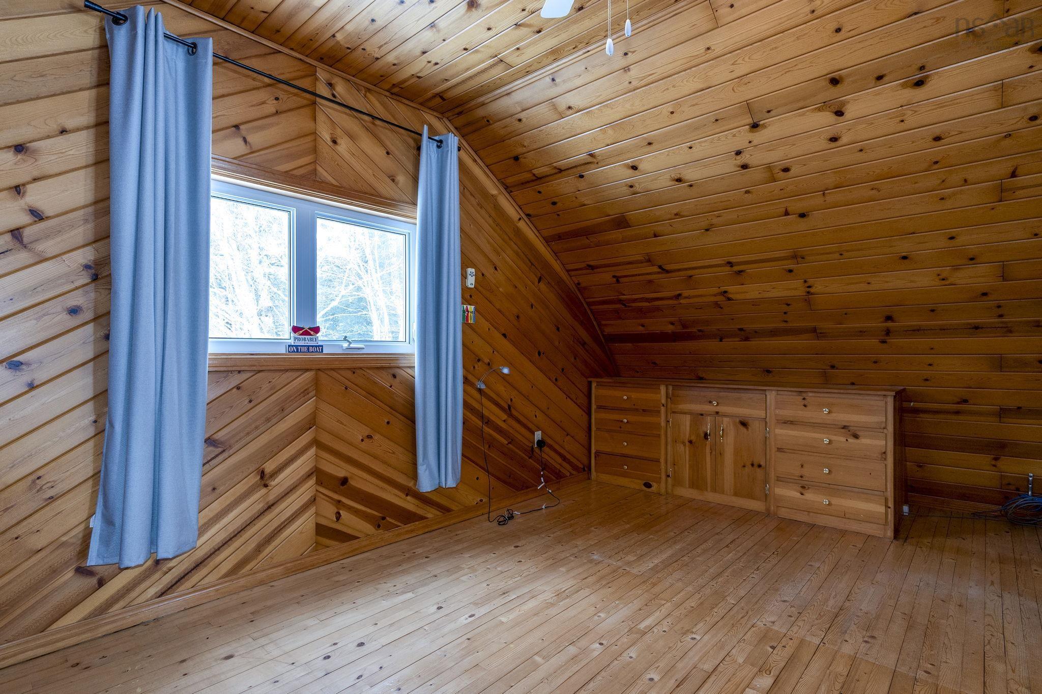 $679,900.00: 183 Lakewood Drive, Shortts Lake