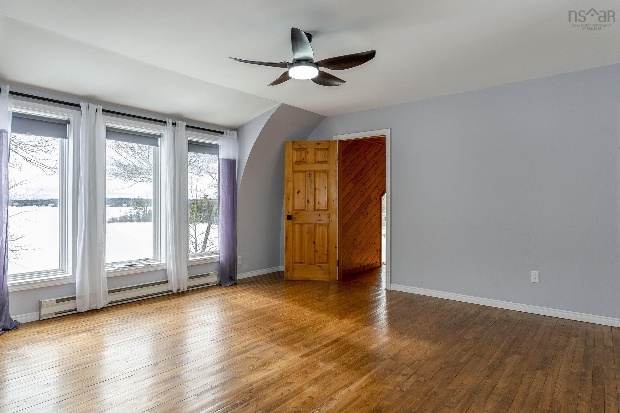 $679,900.00: 183 Lakewood Drive, Shortts Lake