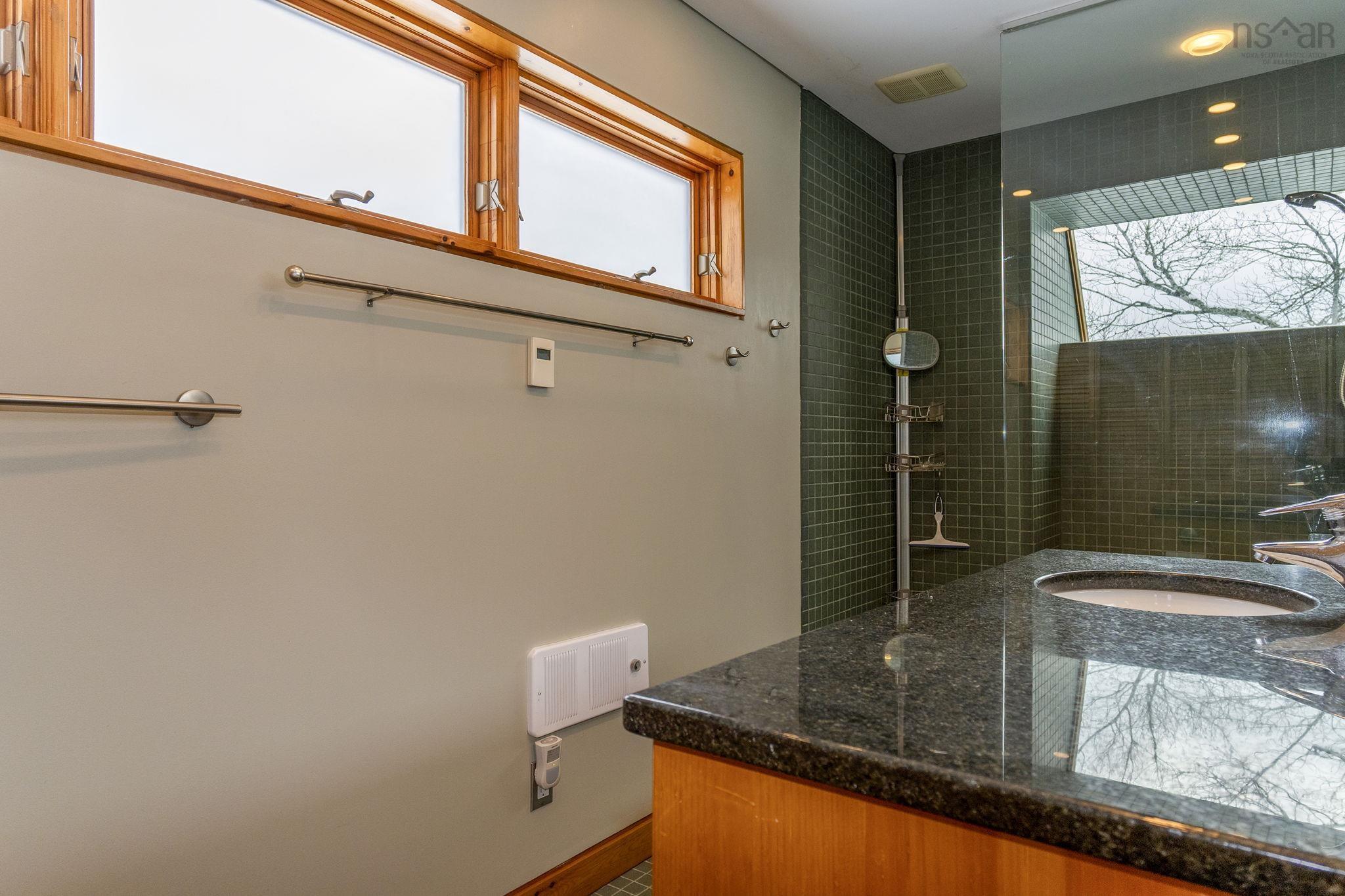 $679,900.00: 183 Lakewood Drive, Shortts Lake