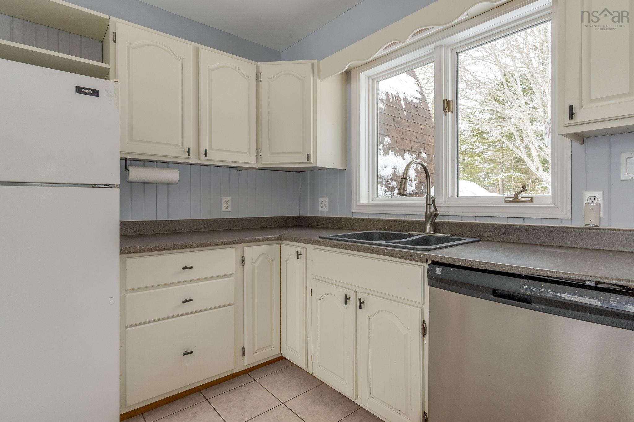 $679,900.00: 183 Lakewood Drive, Shortts Lake