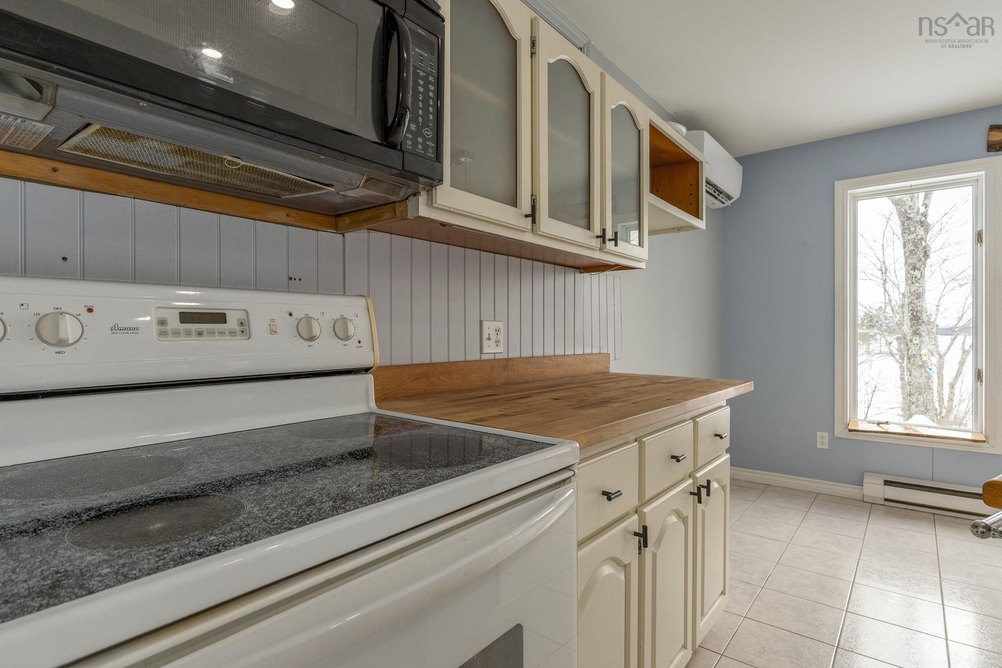 $679,900.00: 183 Lakewood Drive, Shortts Lake