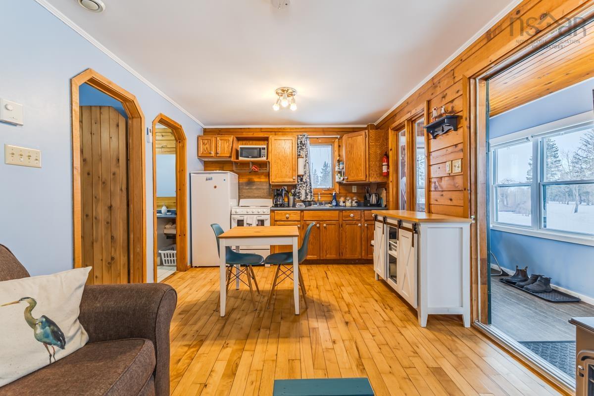 $324,900.00: 5 1120 Sandpoint Road, Sand Point