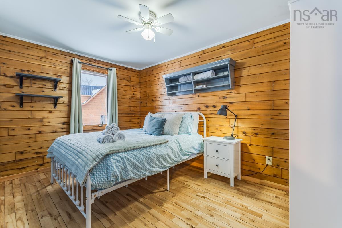 $324,900.00: 5 1120 Sandpoint Road, Sand Point