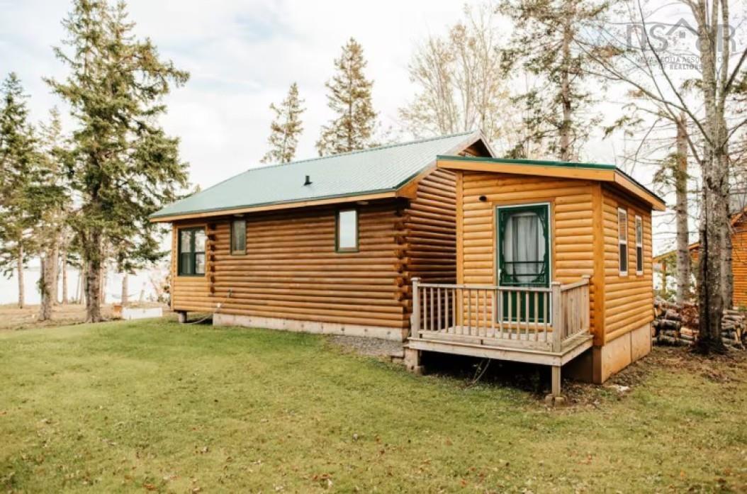 $324,900.00: 5 1120 Sandpoint Road, Sand Point