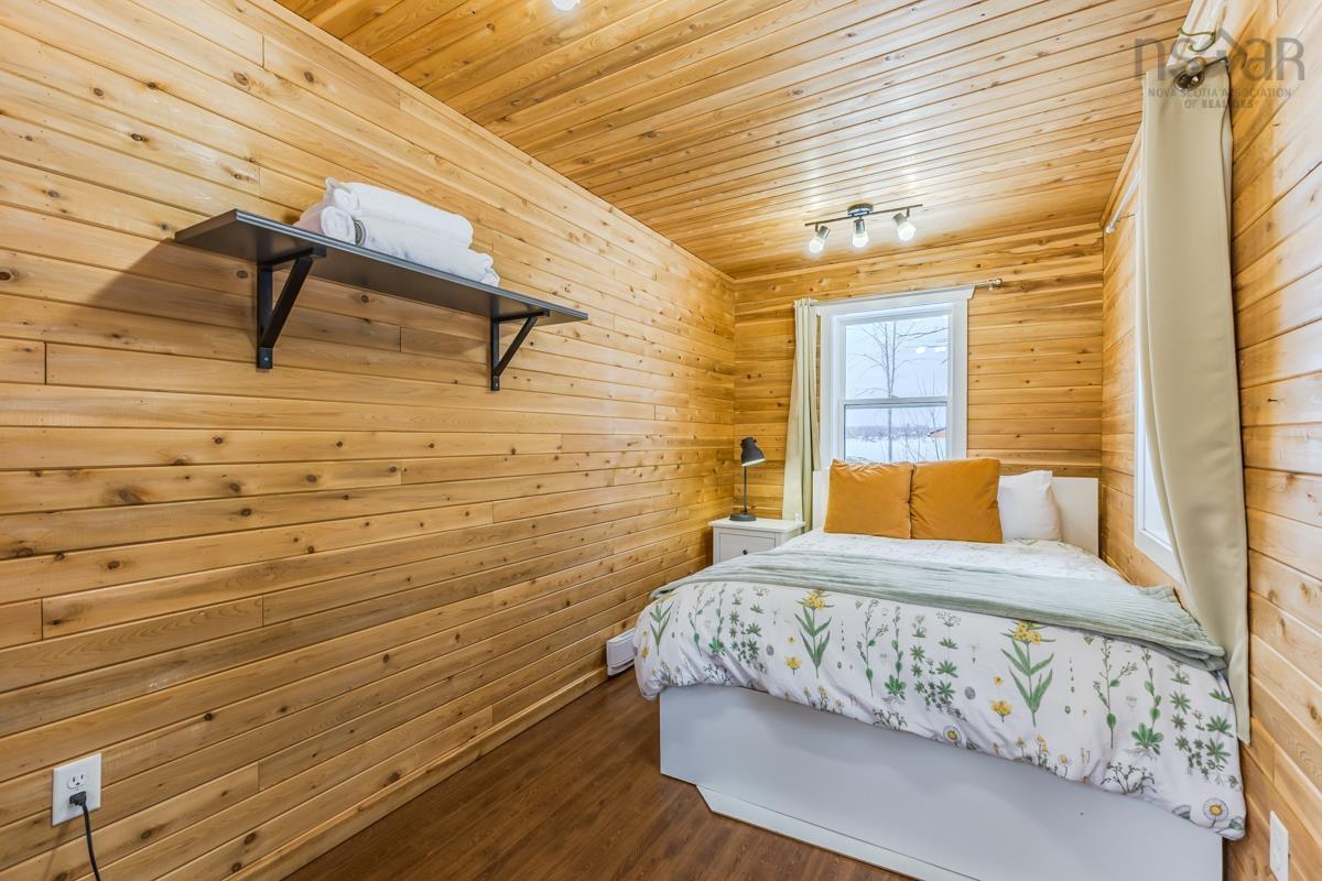 $324,900.00: 5 1120 Sandpoint Road, Sand Point