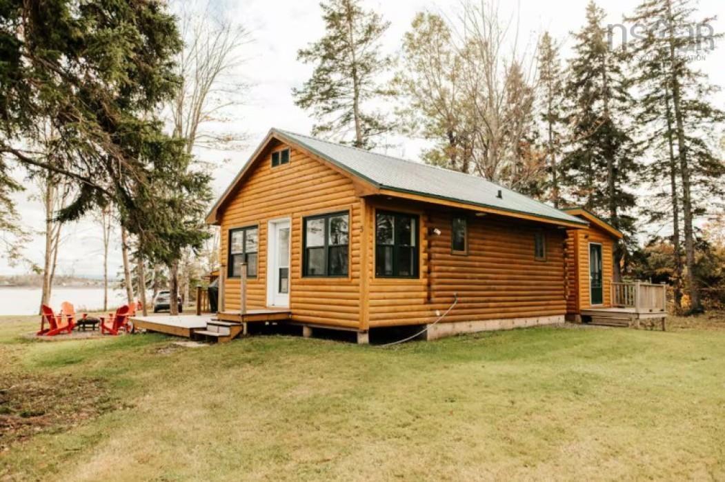 $324,900.00: 5 1120 Sandpoint Road, Sand Point