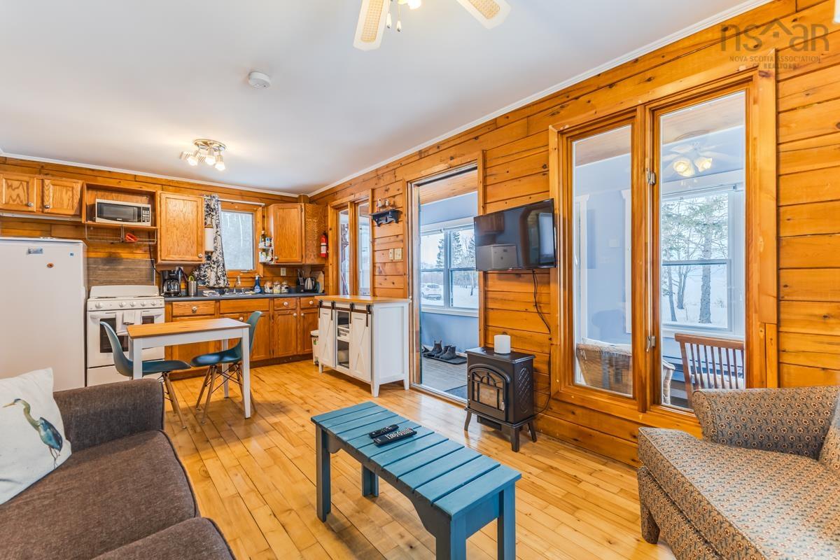 $324,900.00: 5 1120 Sandpoint Road, Sand Point