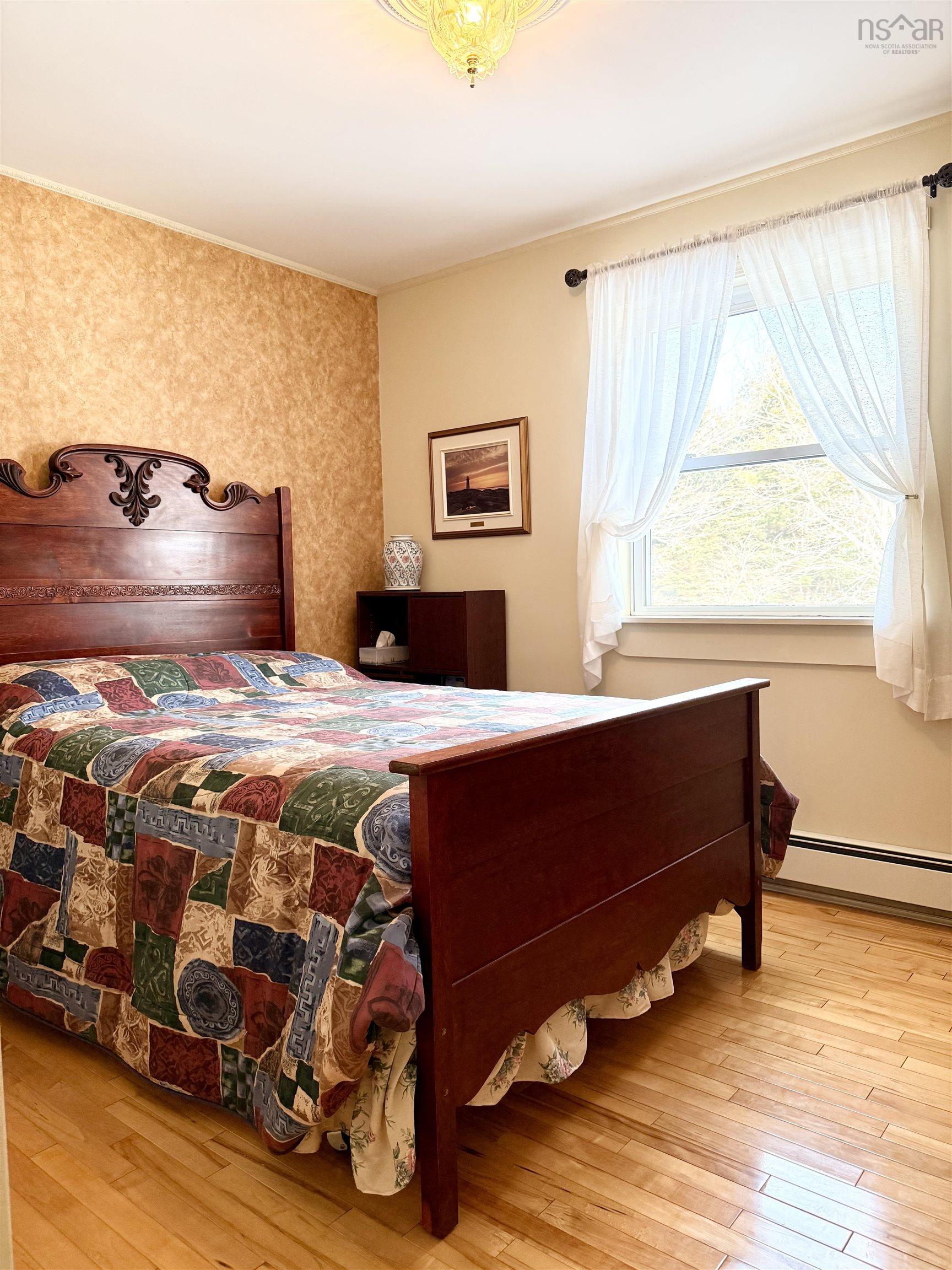 $429,000.00: 196 Hartz Point Road, Shelburne