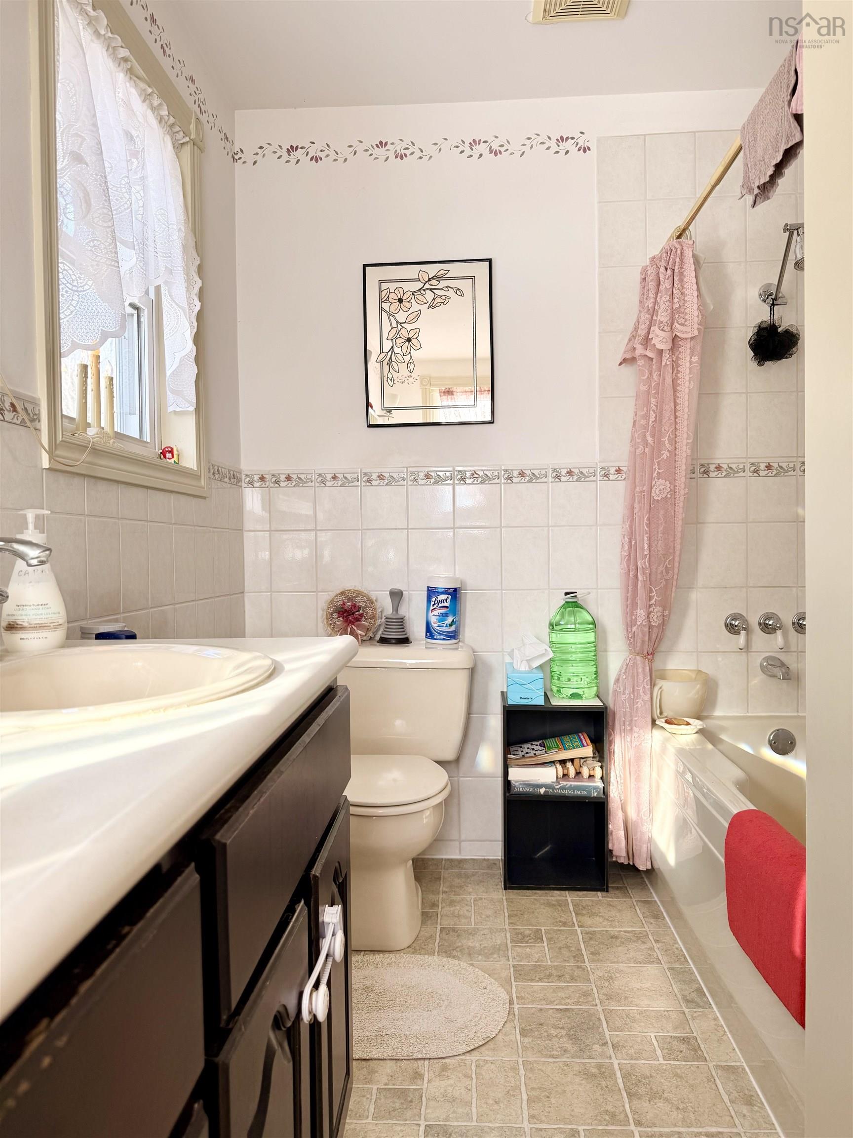 $429,000.00: 196 Hartz Point Road, Shelburne