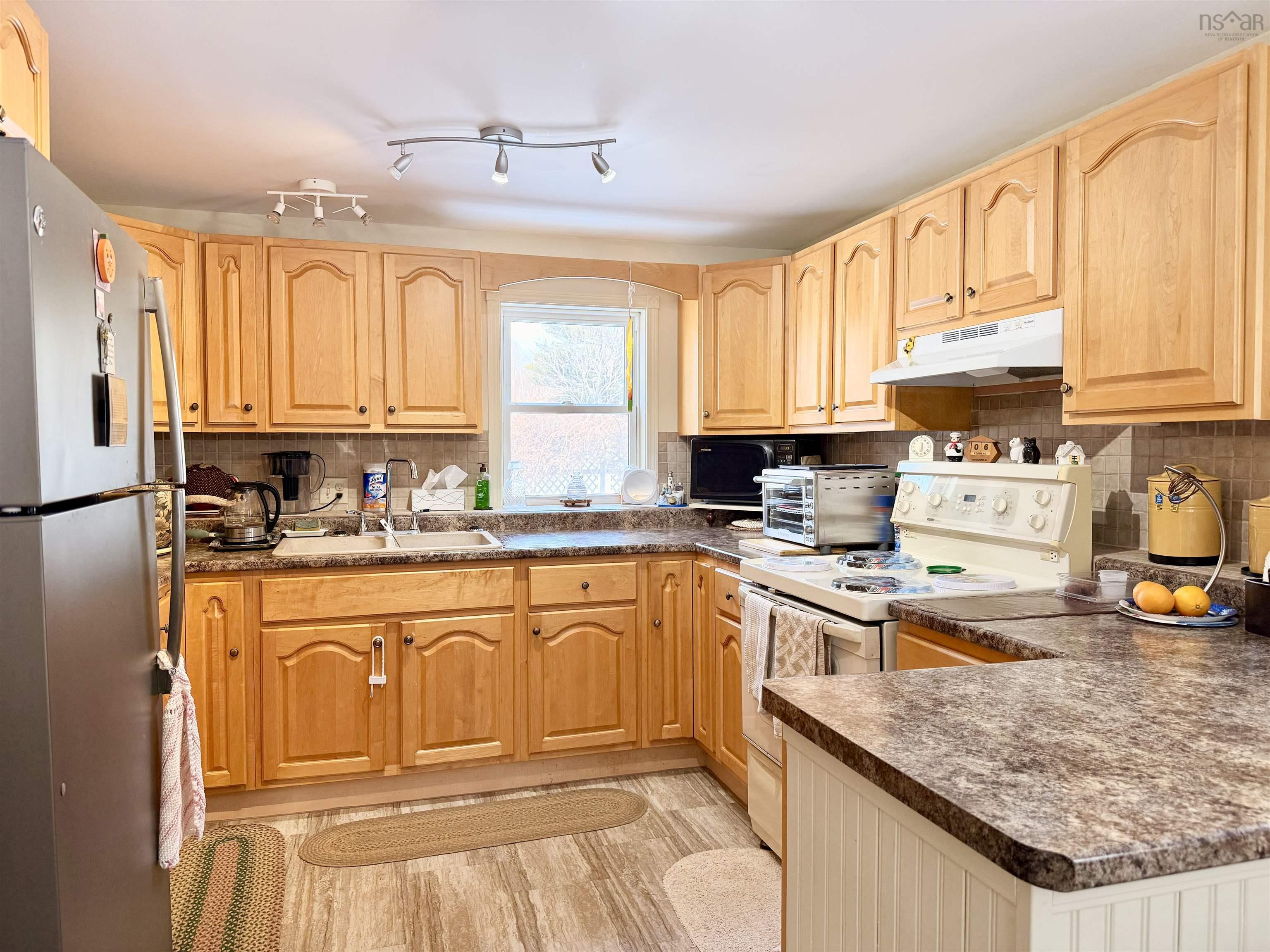 $429,000.00: 196 Hartz Point Road, Shelburne