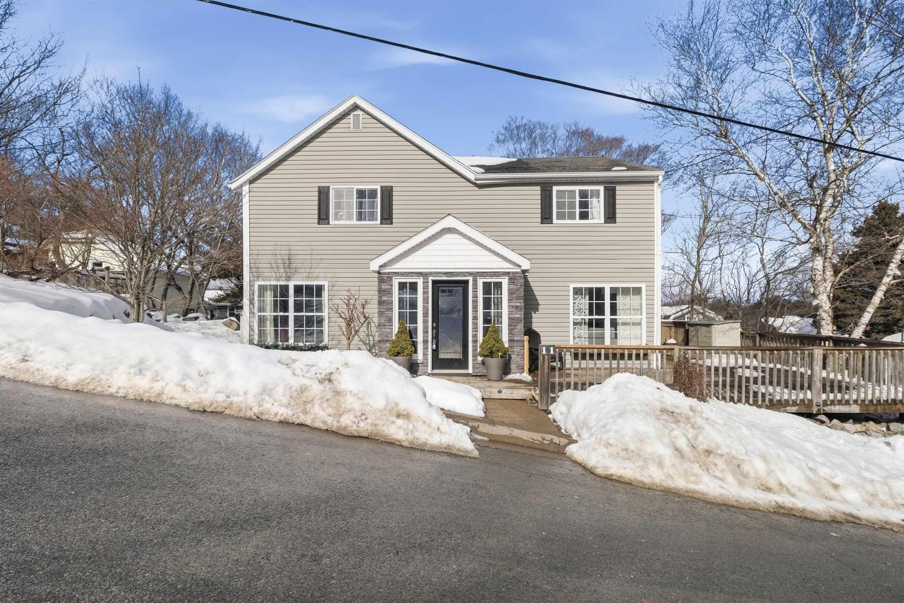 11 Maplewood Drive, Halifax, NS (MLS 202603124)